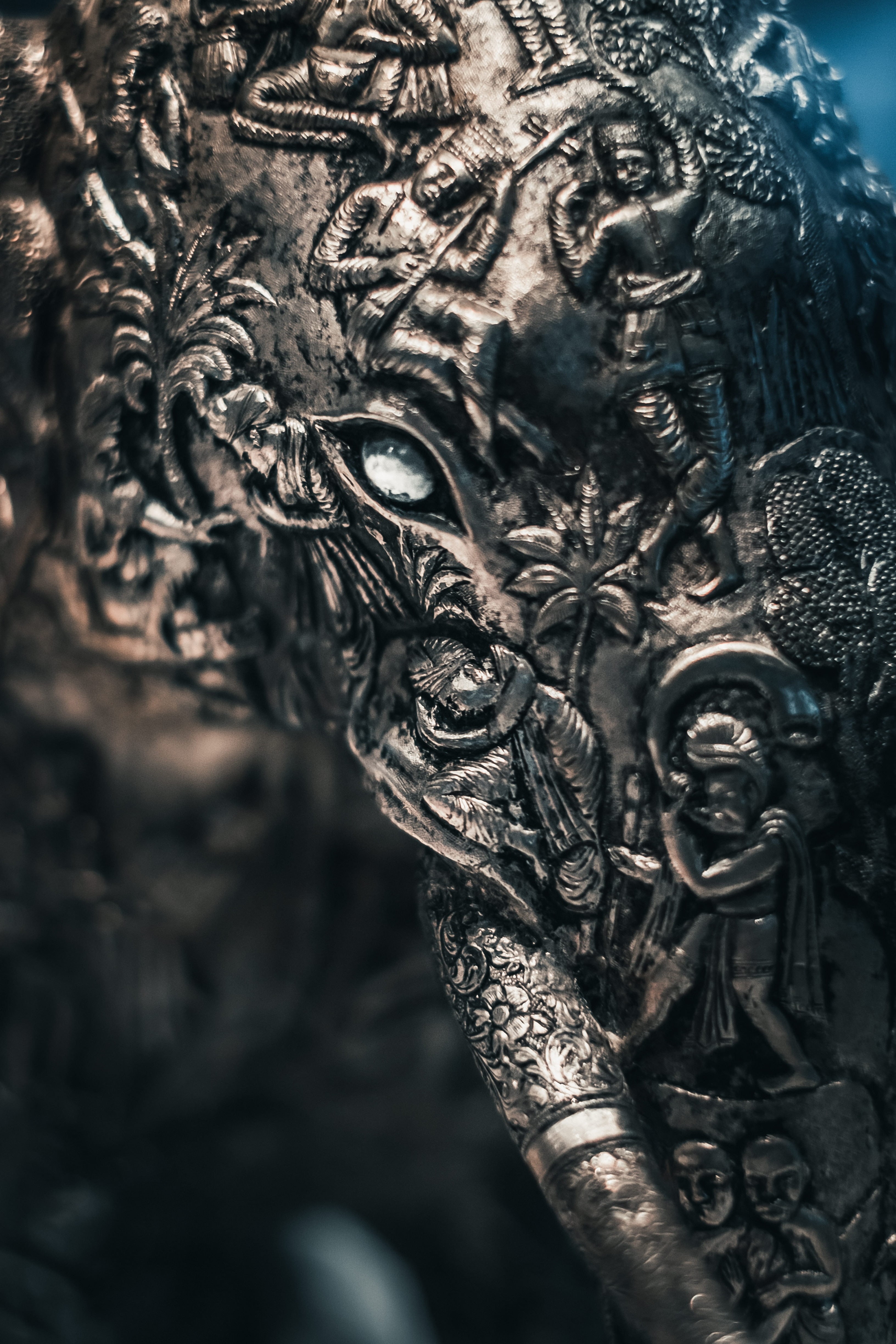 blur, spirituality, face, temple, sculpture, pattern, symbol, tourism, metal, religion, no people, craft, creativity, religious, the past, day, ornate, Phone HD Wallpaper