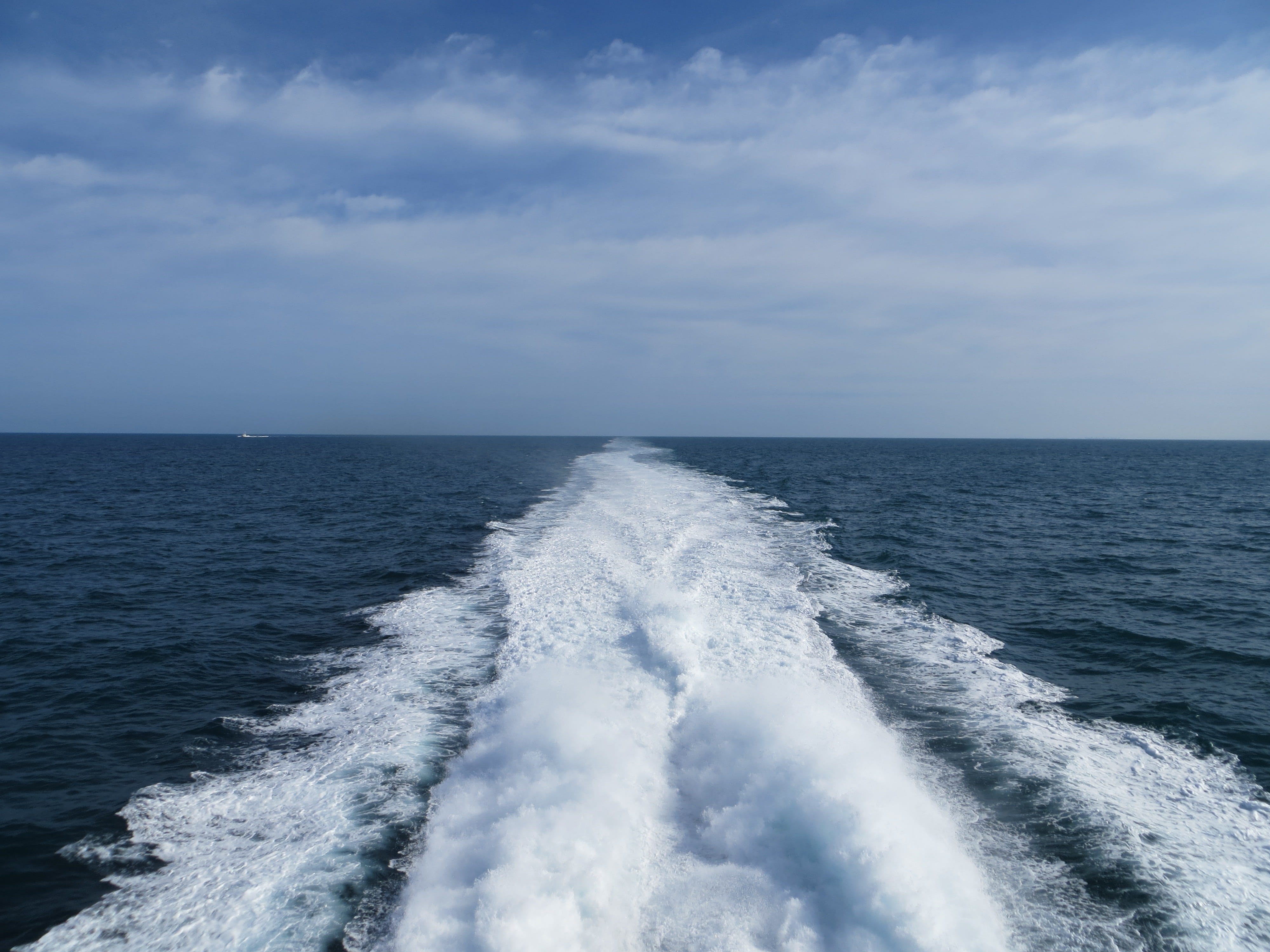 Boat, splashing, Ocean, waterfront, scenics - nature, motion, beauty in nature, power in nature, horizon over water, aquatic sport, bay, cloud, Sky, 4K, HD Wallpaper