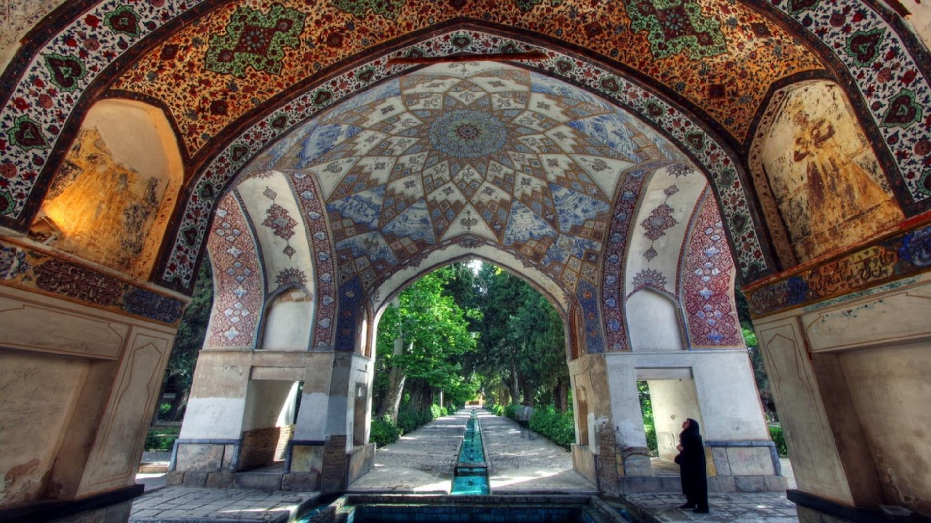 history, fin garden, tehran, built structure, men, 1080P, travel destinations, iran, spirituality, mural, lifestyles, medieval architecture, historical, HD Wallpaper