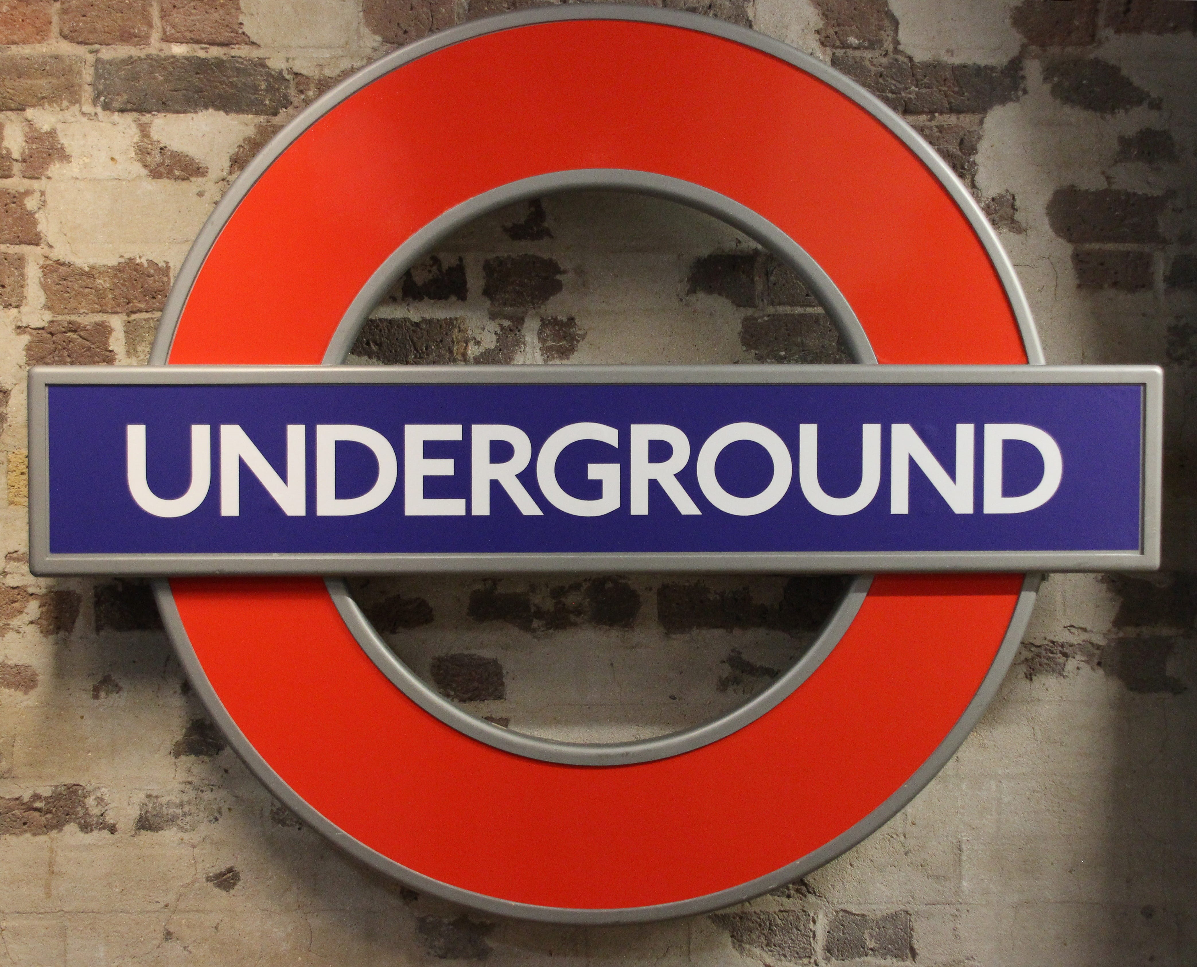 geometric shape, communication, Subway, London, shape, Logo, text, information sign, close-up, western script, underground, capital letter, sign, tube, HD Wallpaper