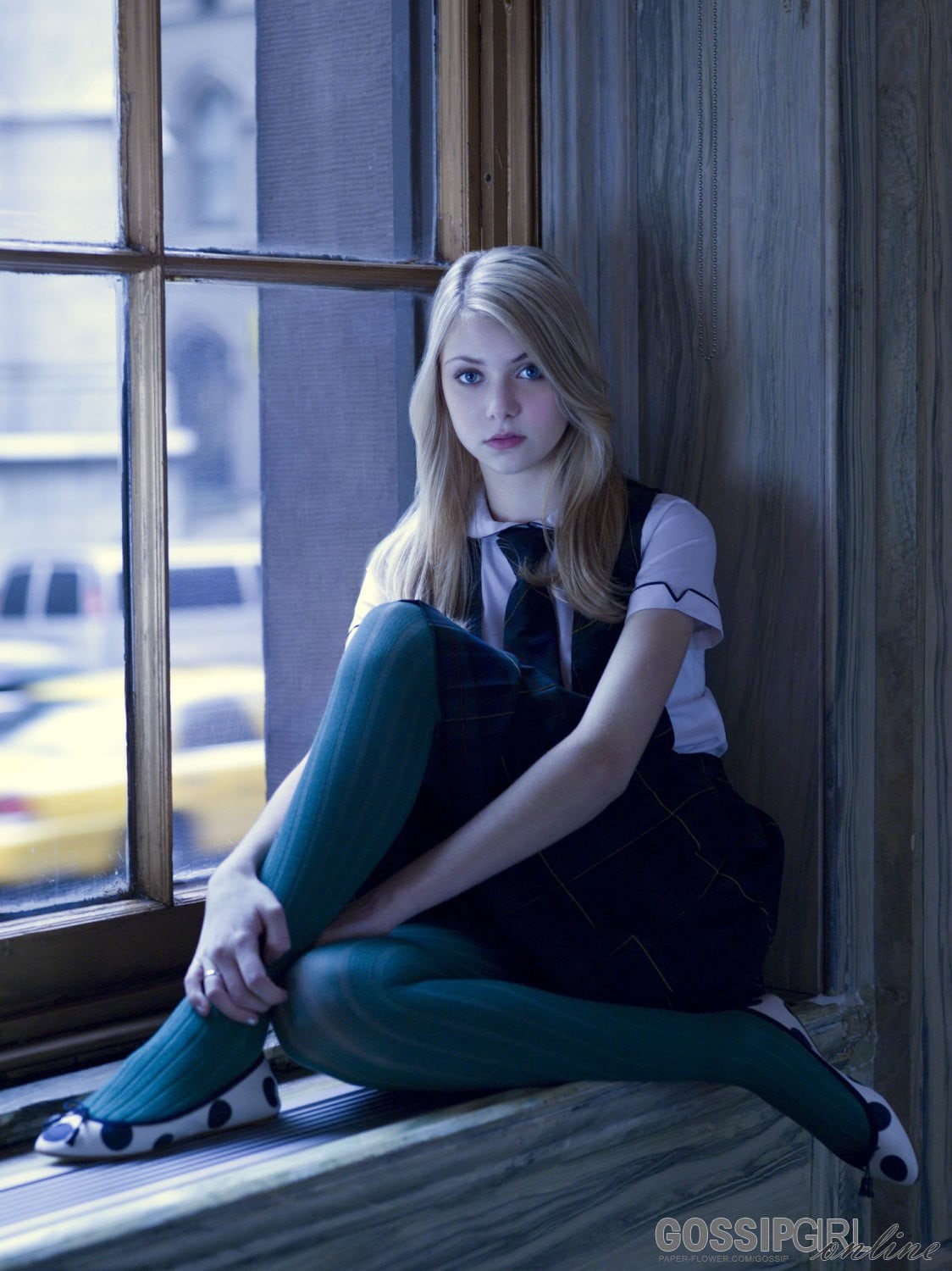 waiting, 720P, full length, contemplation, adult, black, one person, s, fashion, hair, beauty, sitting, women, window, ballet slippers, hairstyle, Jenny Humphrey, Phone HD Wallpaper