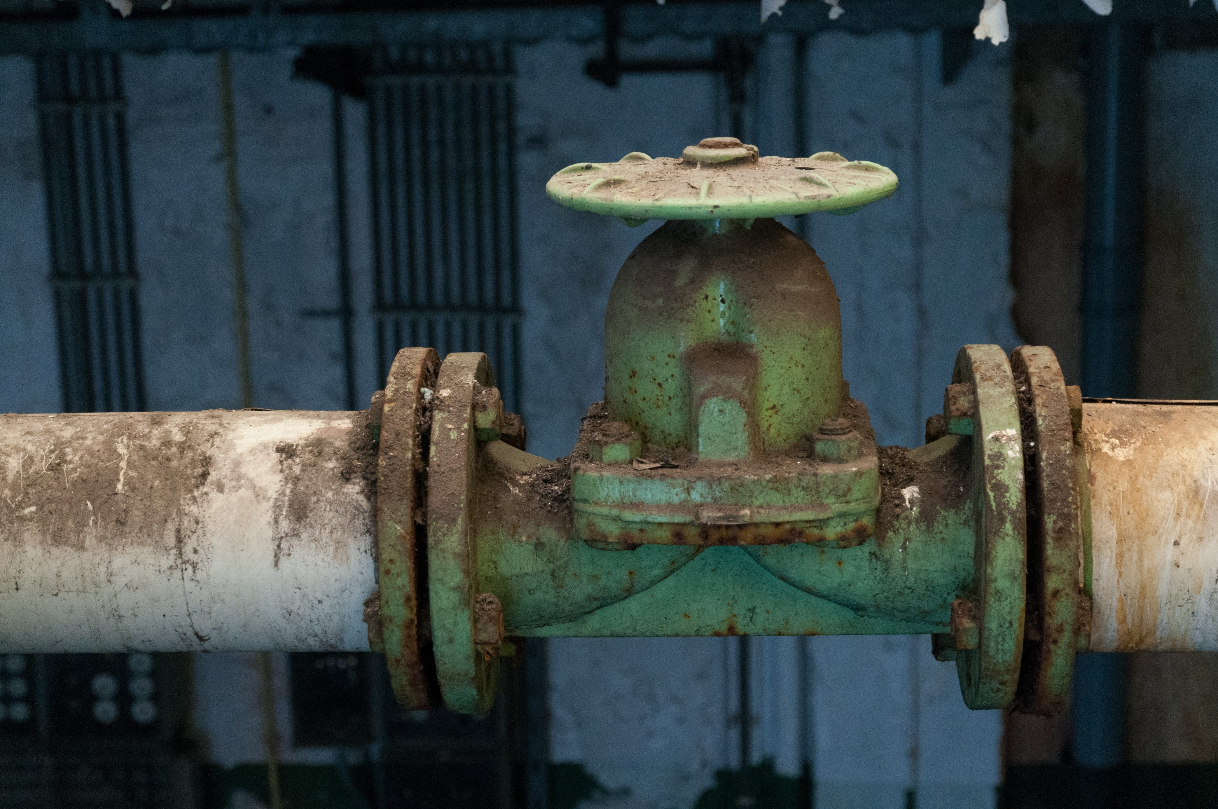 tube, pipe, abandoned, no people, urbex, 4K, white, erosion, factory, close-up, rusty, deterioration, run-down, chemical, decline, pipe - tube, plant, HD Wallpaper