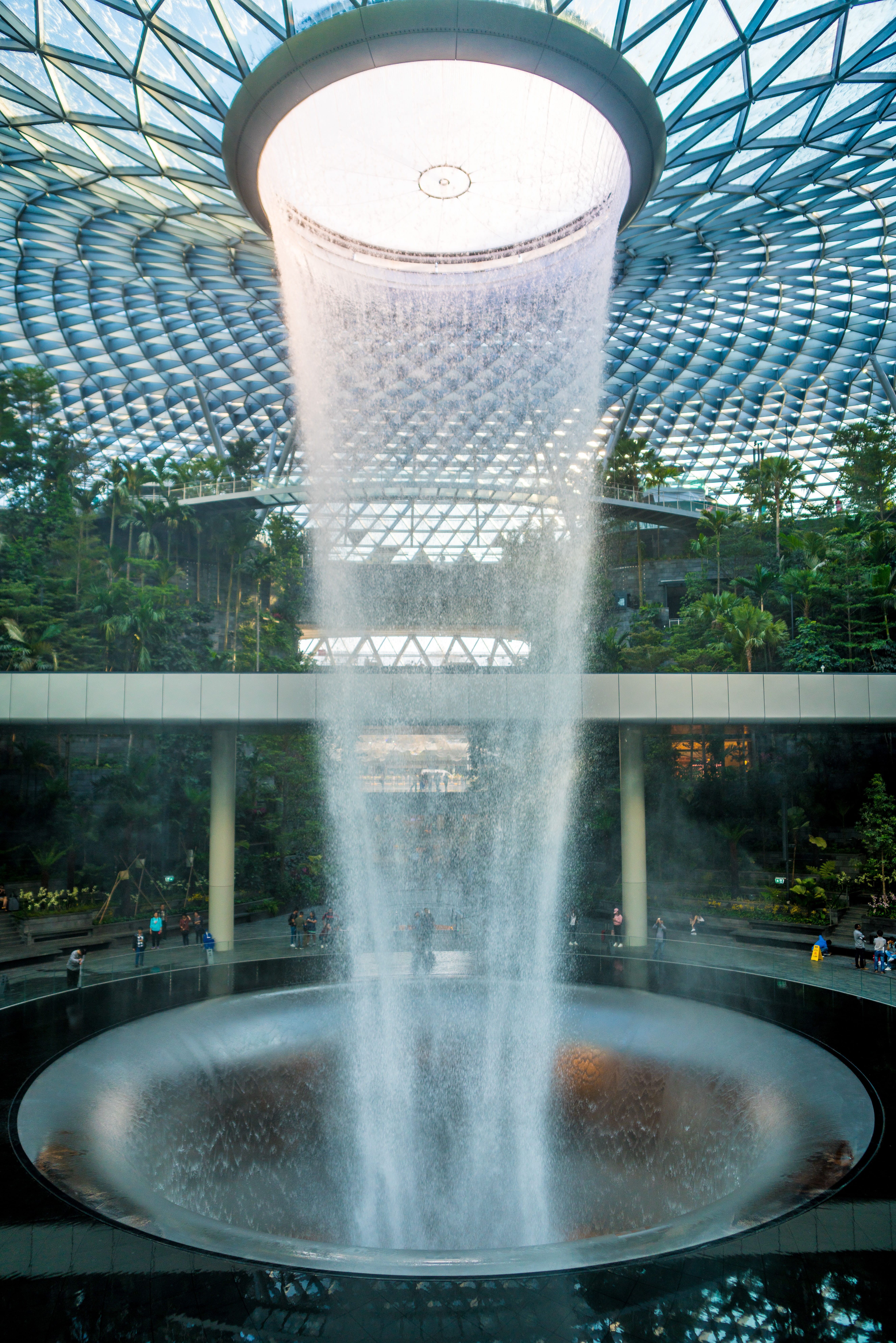 motion, day, drinking fountain, bathroom, vortex, nature, fountain, flowing water, shower, hot tub, falling water, changi airport, room, splashing, tub, Phone HD Wallpaper