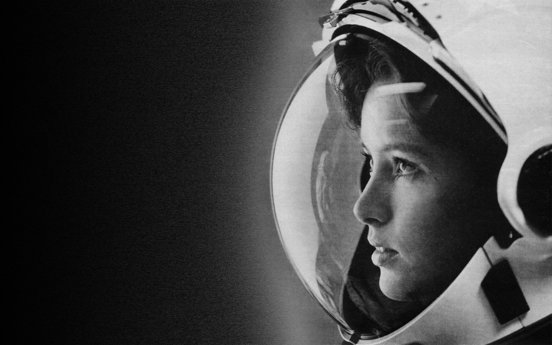 monochrome, women, Anna Lee Fisher, astronaut, 1080P, Spacesuit, HD Wallpaper