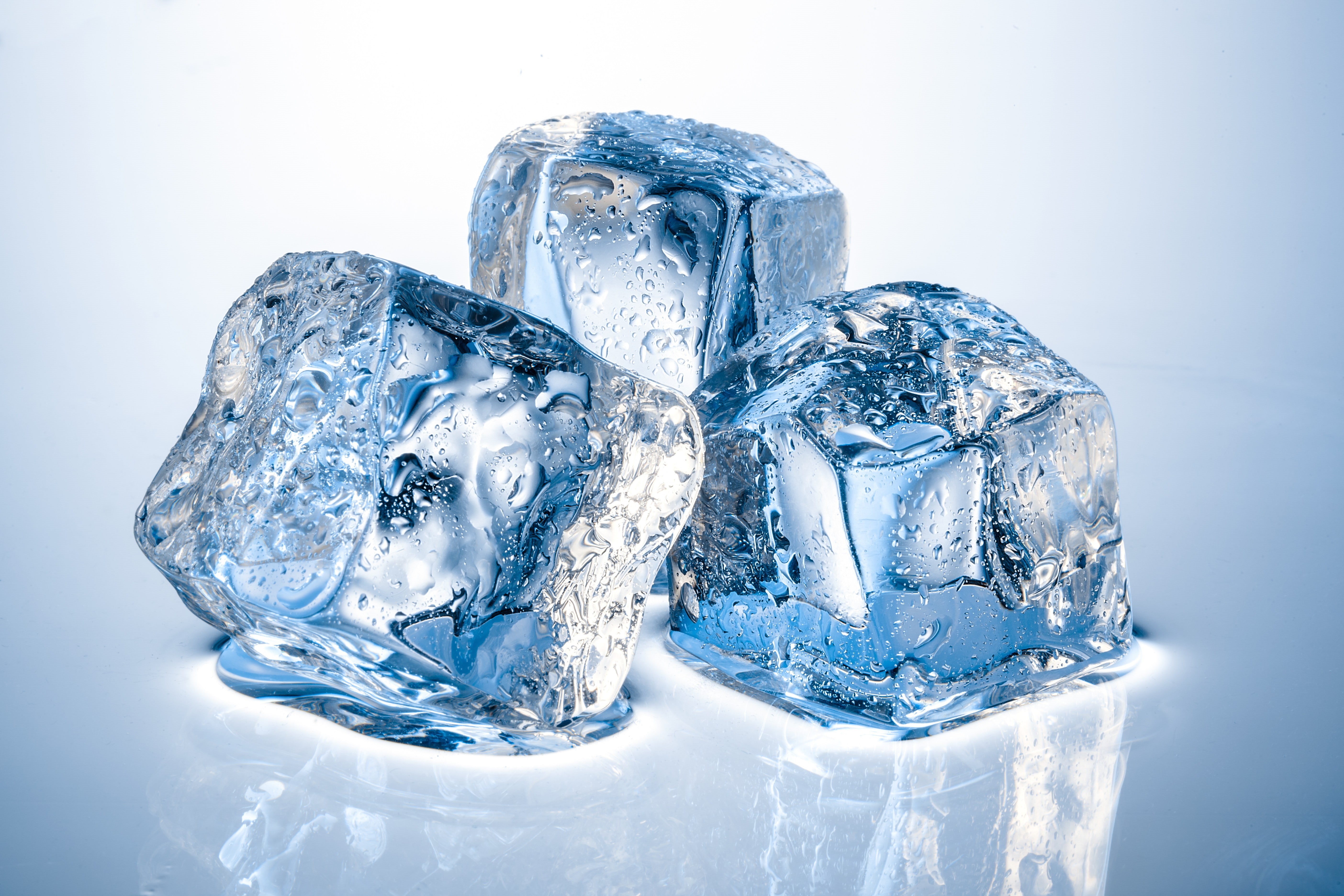 ice cubes, drops, melting, 5K, cubes, ice, water, gradient, clarity, water drops, HD Wallpaper