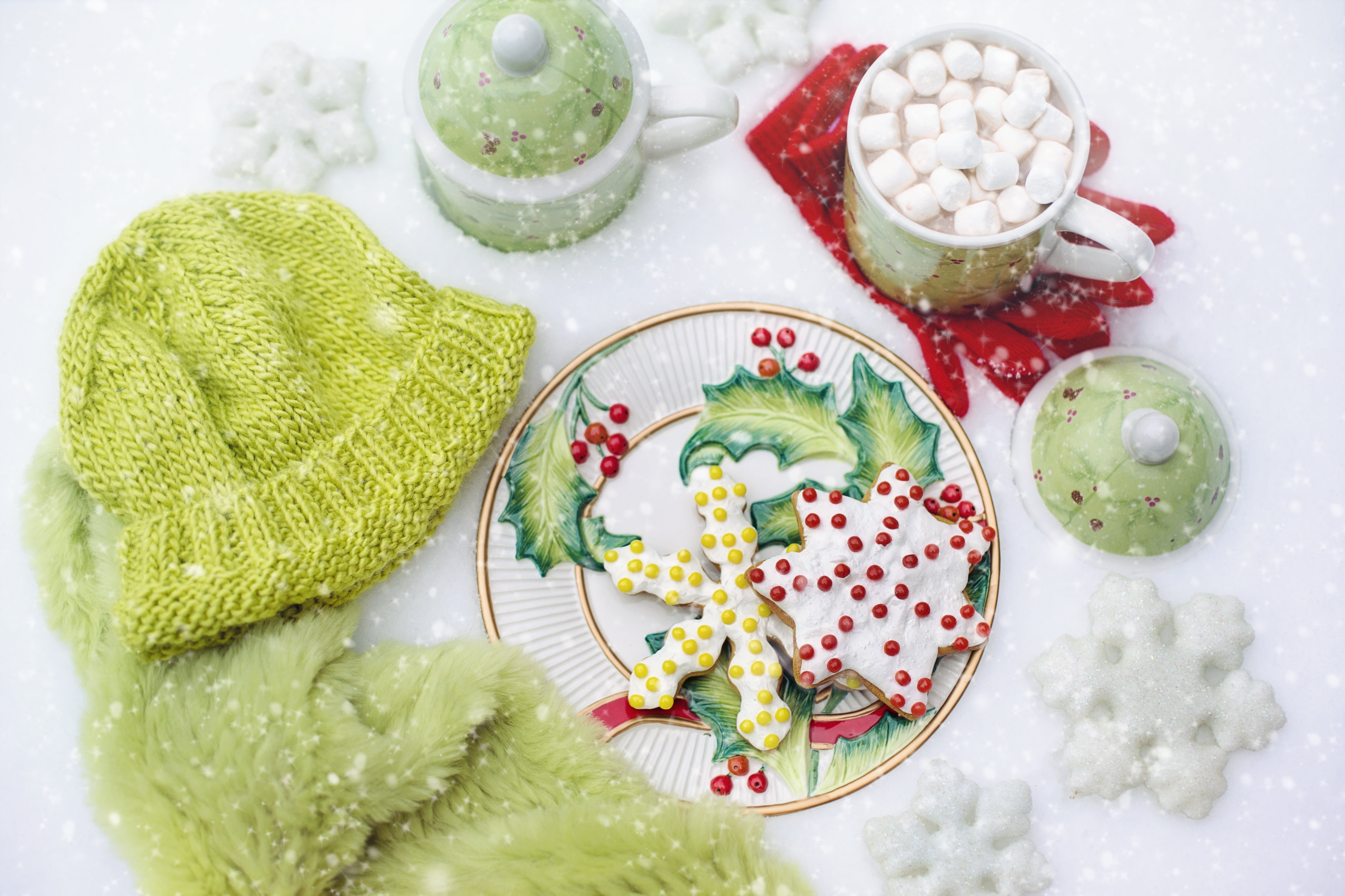 marshmallow, yogurt, healthy eating, table, hot, warm, freshness, eating utensil, snow, high angle view, green color, bowl, comfort, cocoa, christmas, no people, HD Wallpaper
