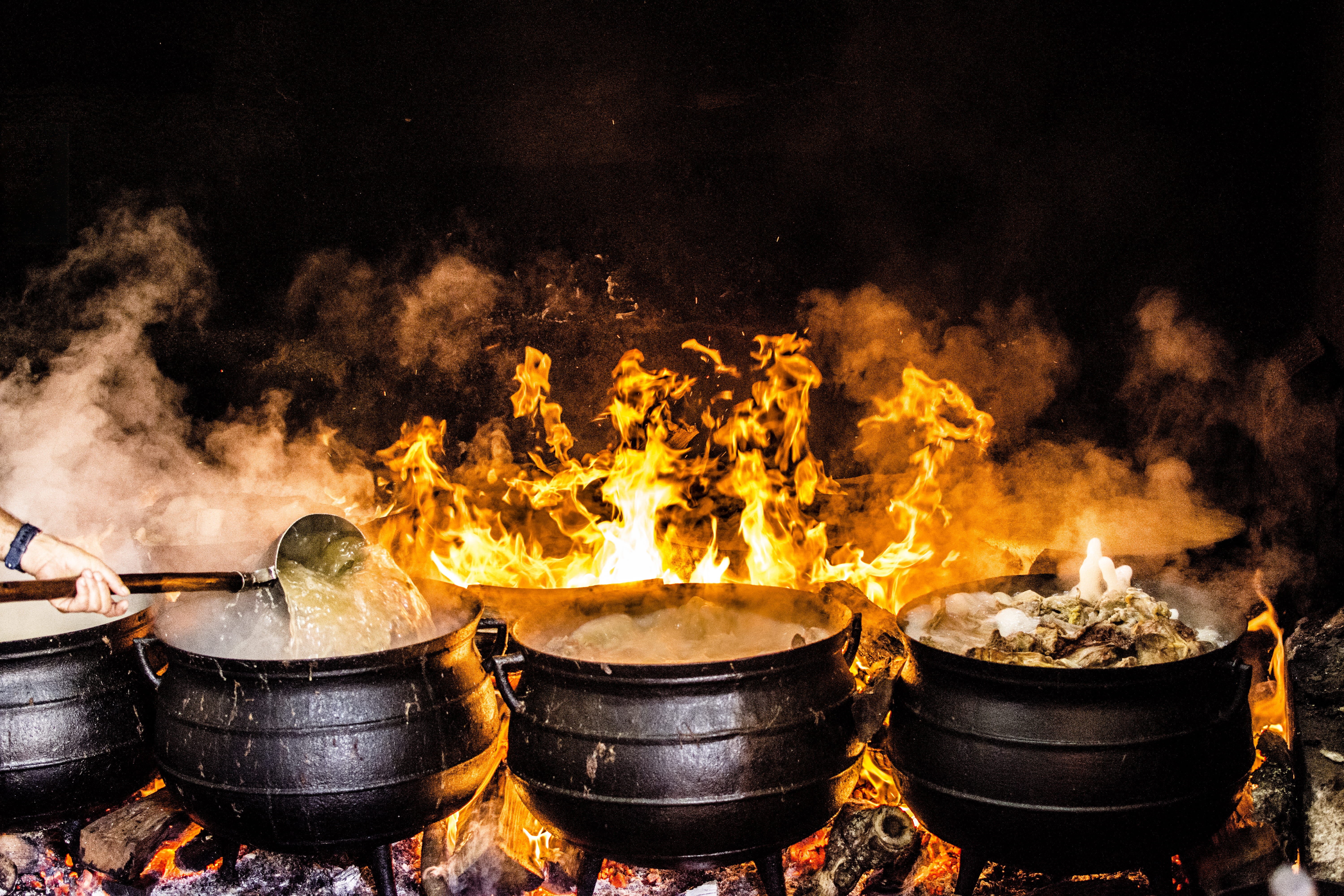 hot, burn, meat, cooking pan, domestic room, firewoods, communication, cooking, black background, dark, appliance, fire, close-up, wood, outdoors, flame, HD Wallpaper