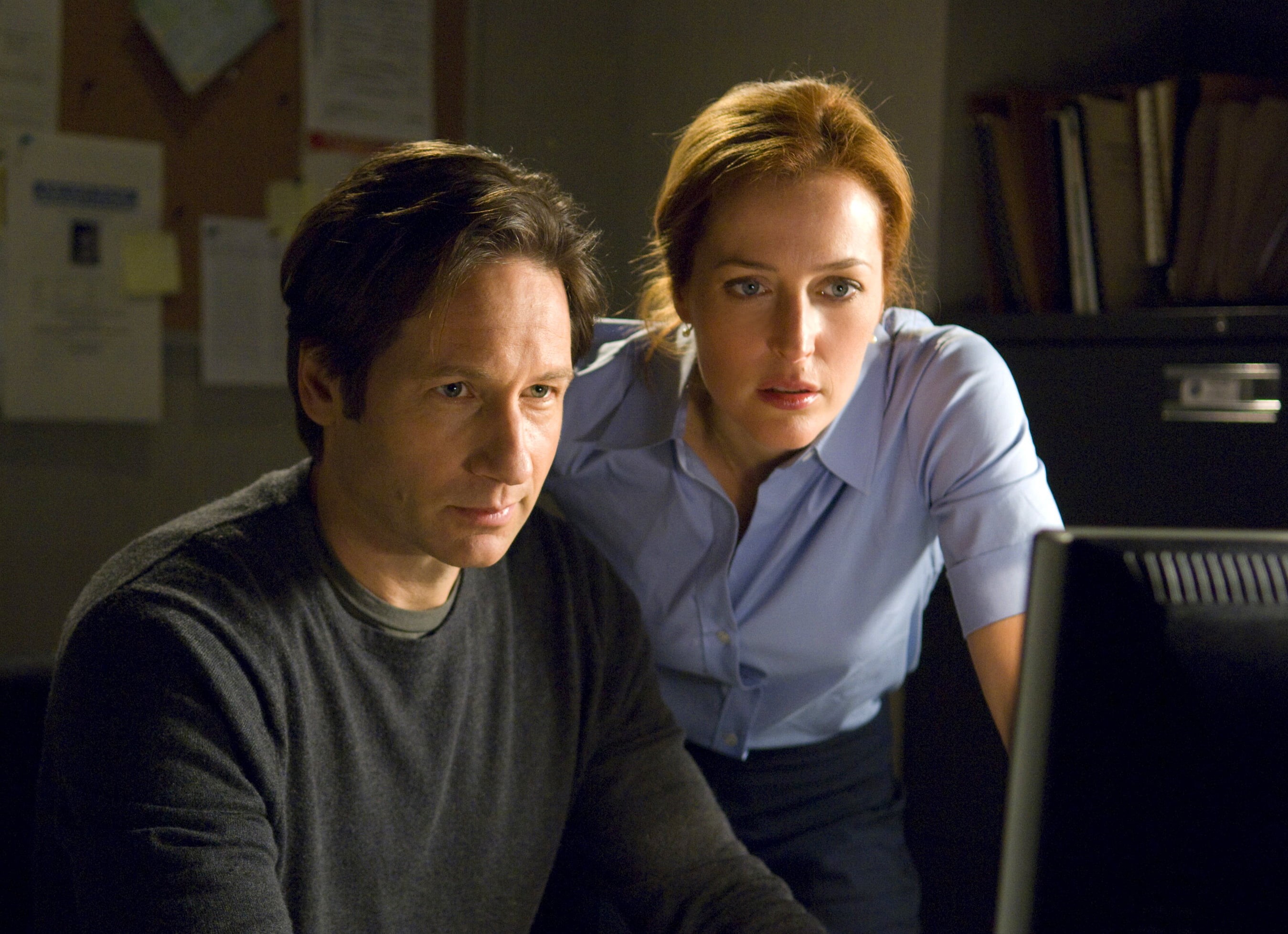 David Duchovny, looking at camera, long, togetherness, portrait, headshot, young adult, young women, two people, men, women, s, I Want to Believe, Classified material, HD Wallpaper