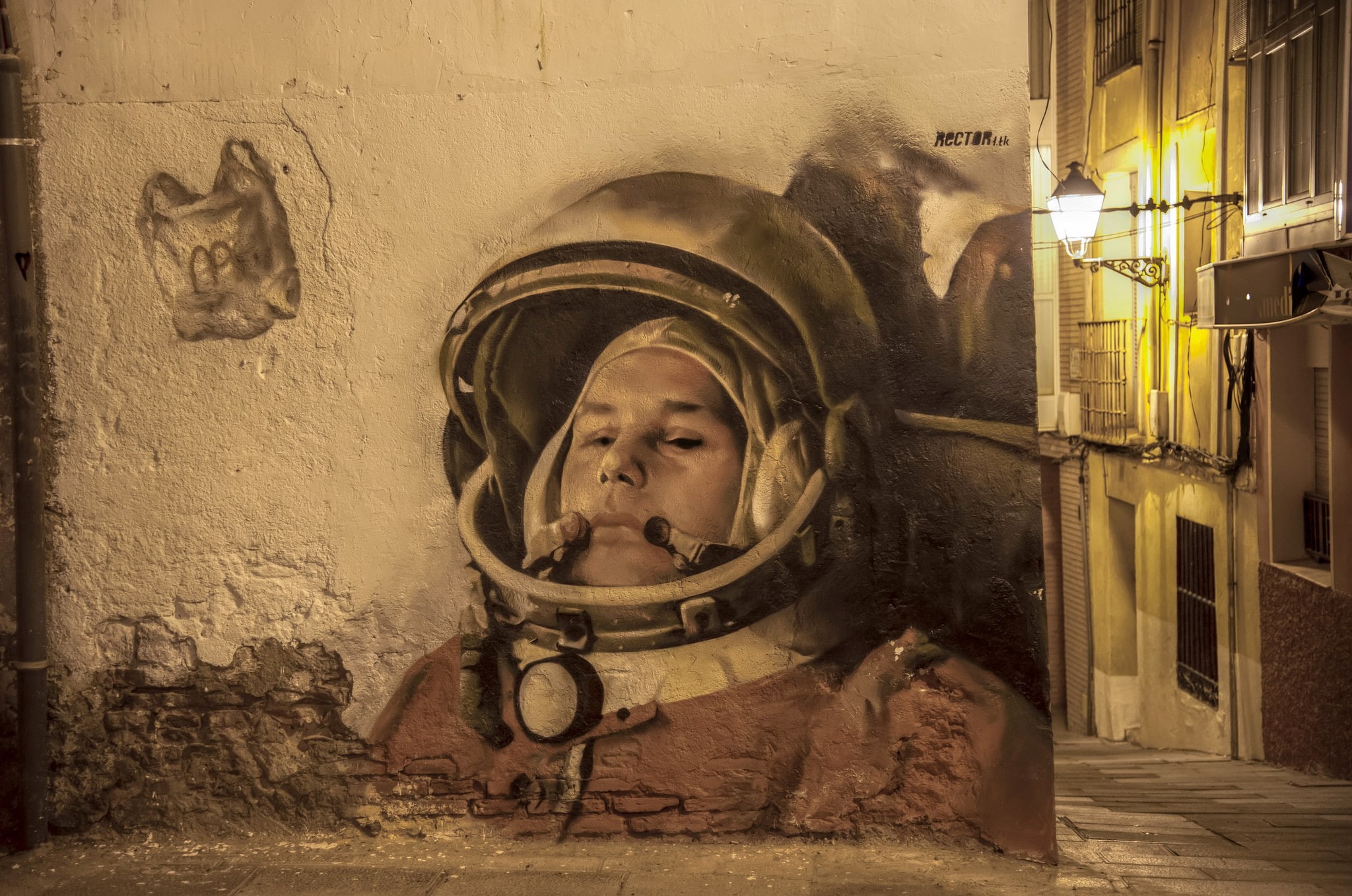 USSR, 1080P, hero, pilot, legend, Yuri Gagarin, wall, astronaut, Graffiti, the suit, HD Wallpaper