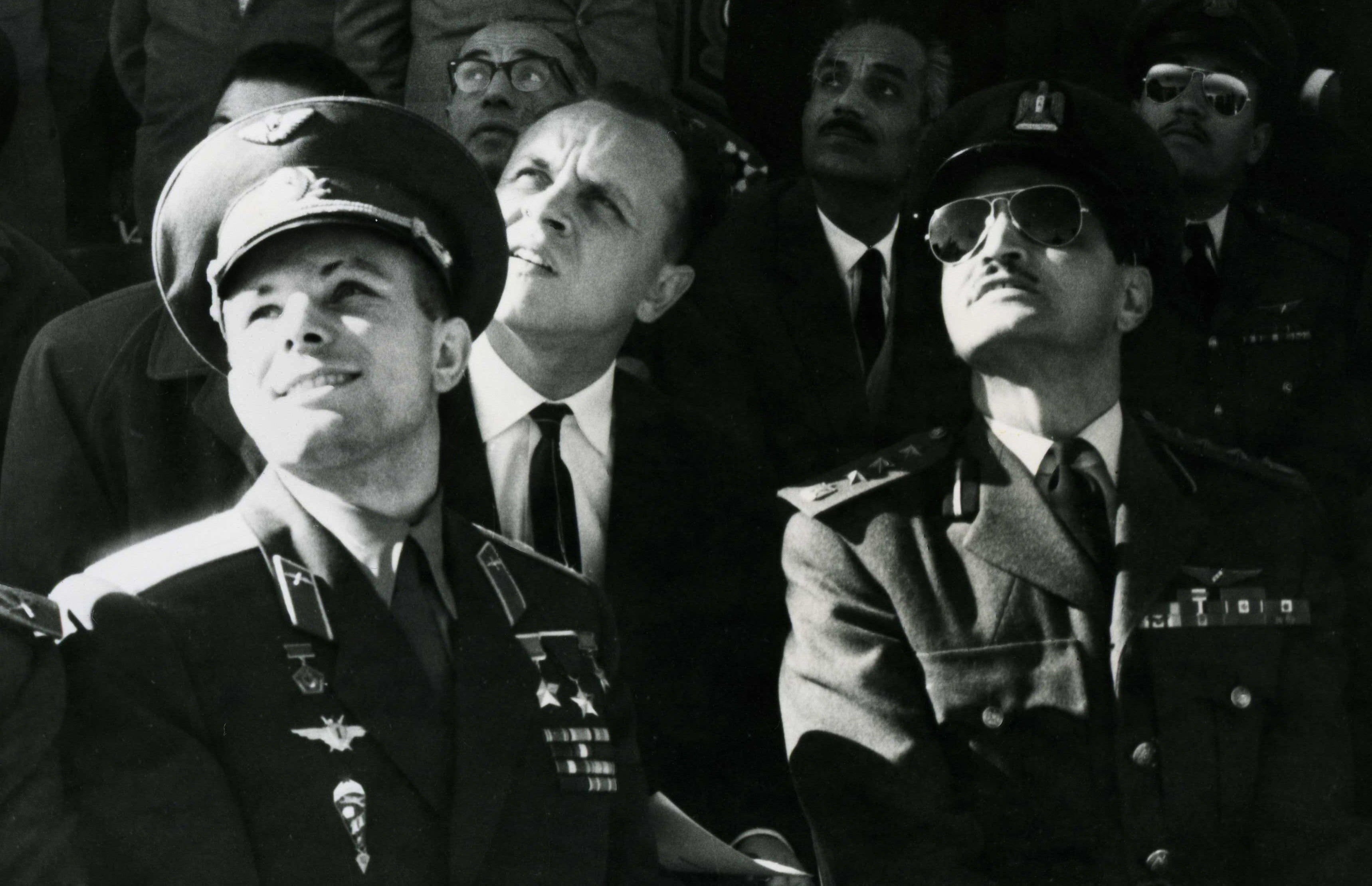 bright light, uSA, USSR, parade, people, uS Military, portrait, navy, pilots look to the sky, hat, airbase, business, glasses, war, the sun, police Force, HD Wallpaper