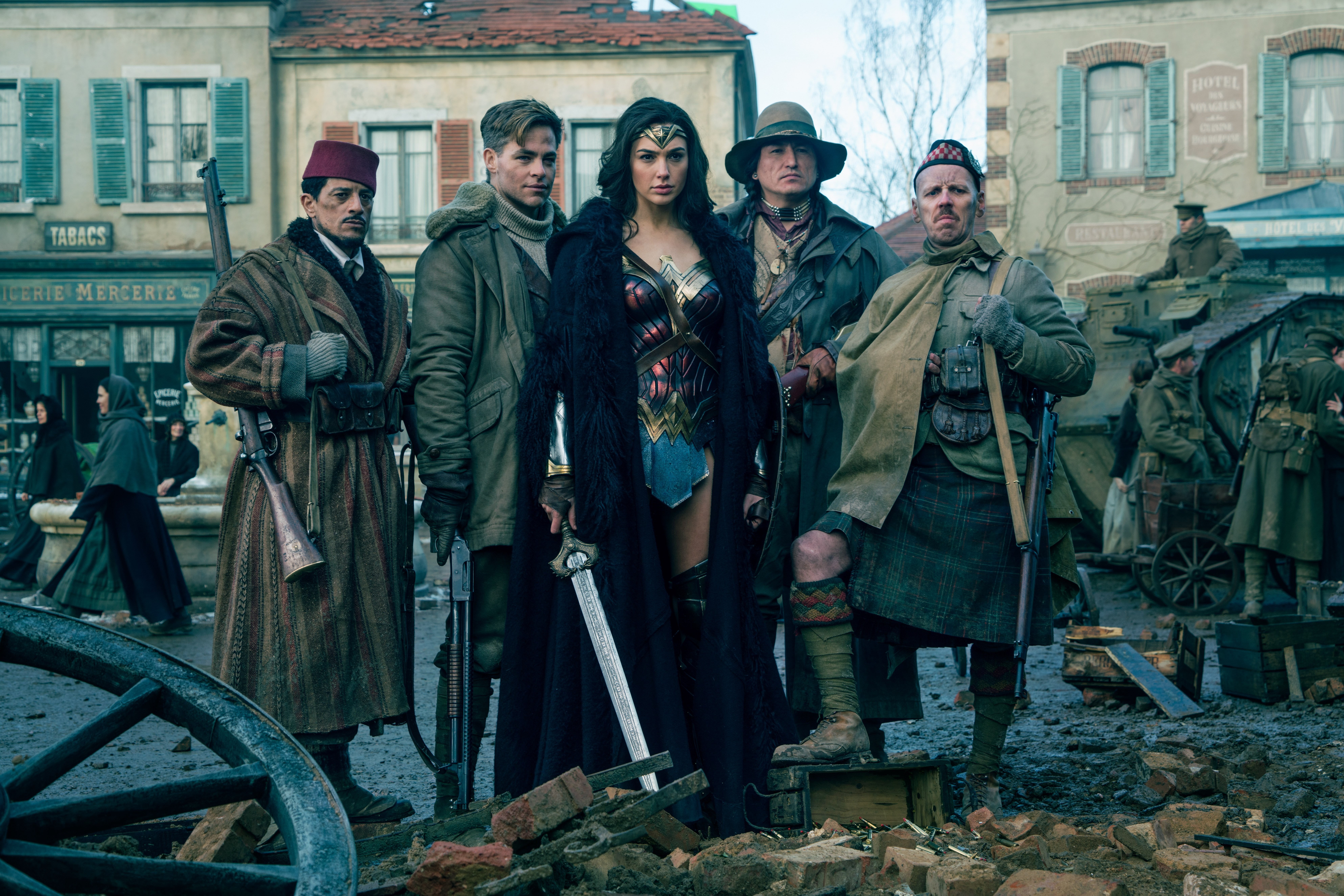 gun, man, movie, warrior, Chris Pine, 8K, League of Justice, Gal Gadot, brunette, shotgun, gauntlet, Wonder Woman, blade, uniform, WWII, machine gun, Batman v Superman Dawn of Justice, HD Wallpaper