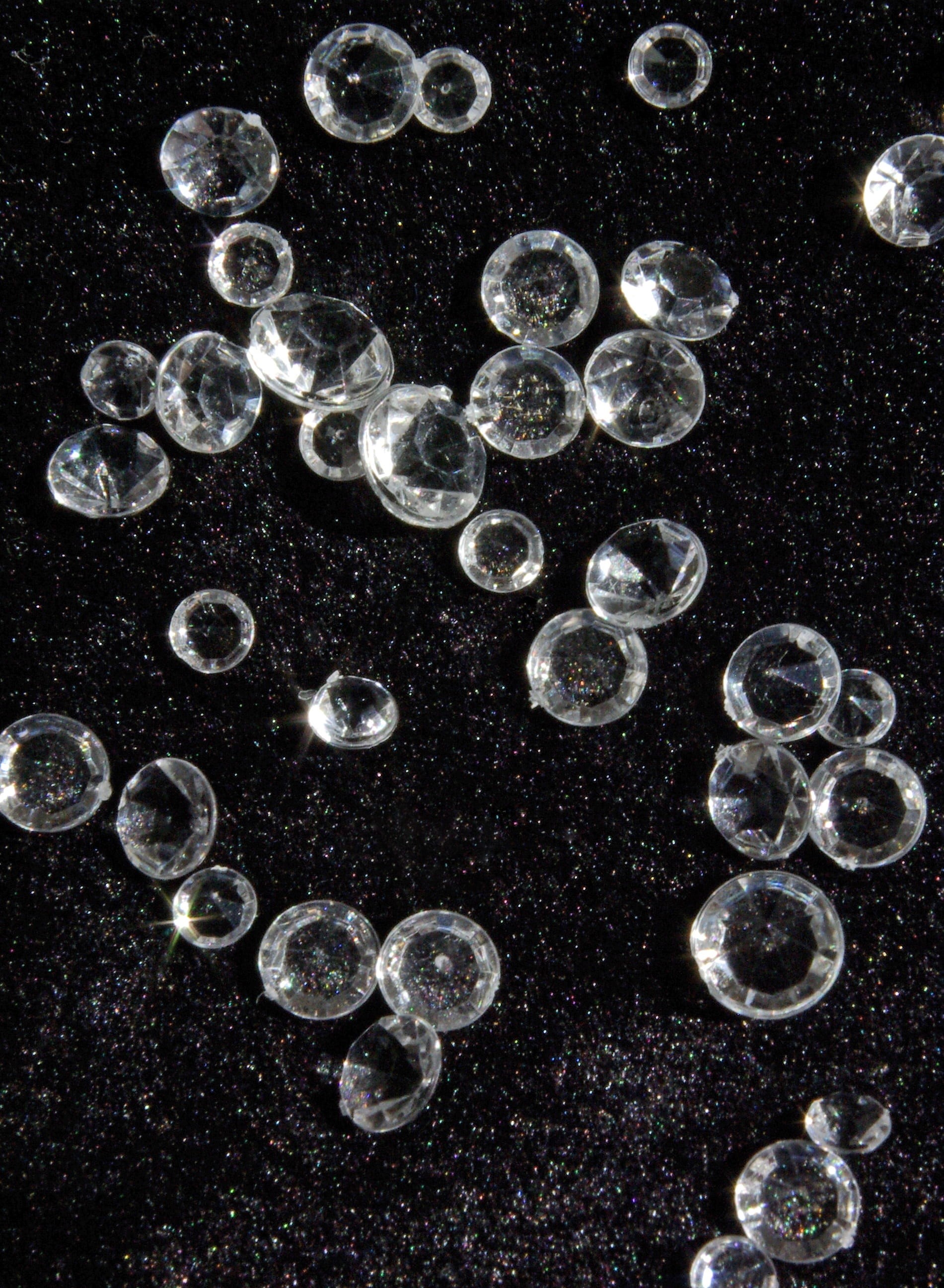 treasure, nature, diamonds, bubble, shiny, jewels, choice, black background, surface, fragility, close-up, clear, sphere, indoors, gemstone, luxury, gemstones, Phone HD Wallpaper