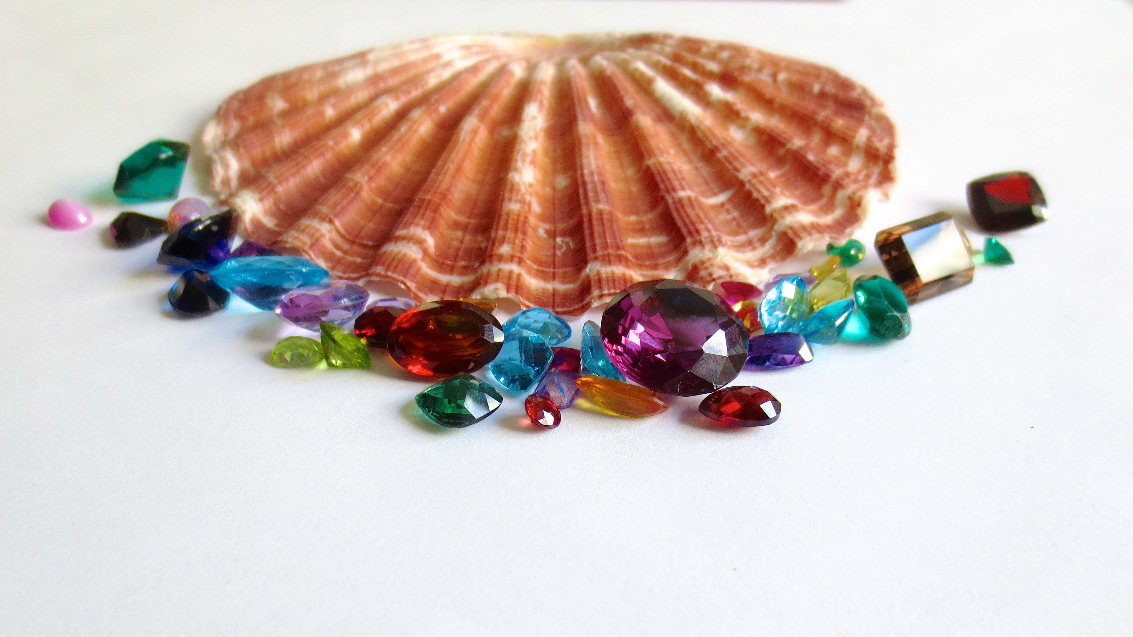 treasure, nature, no people, jewelry, scallop, summer, colorful, purple, green, brown, jewel, assorted, wealth, emerald, topaz, gemstone, red, sparkle, HD Wallpaper