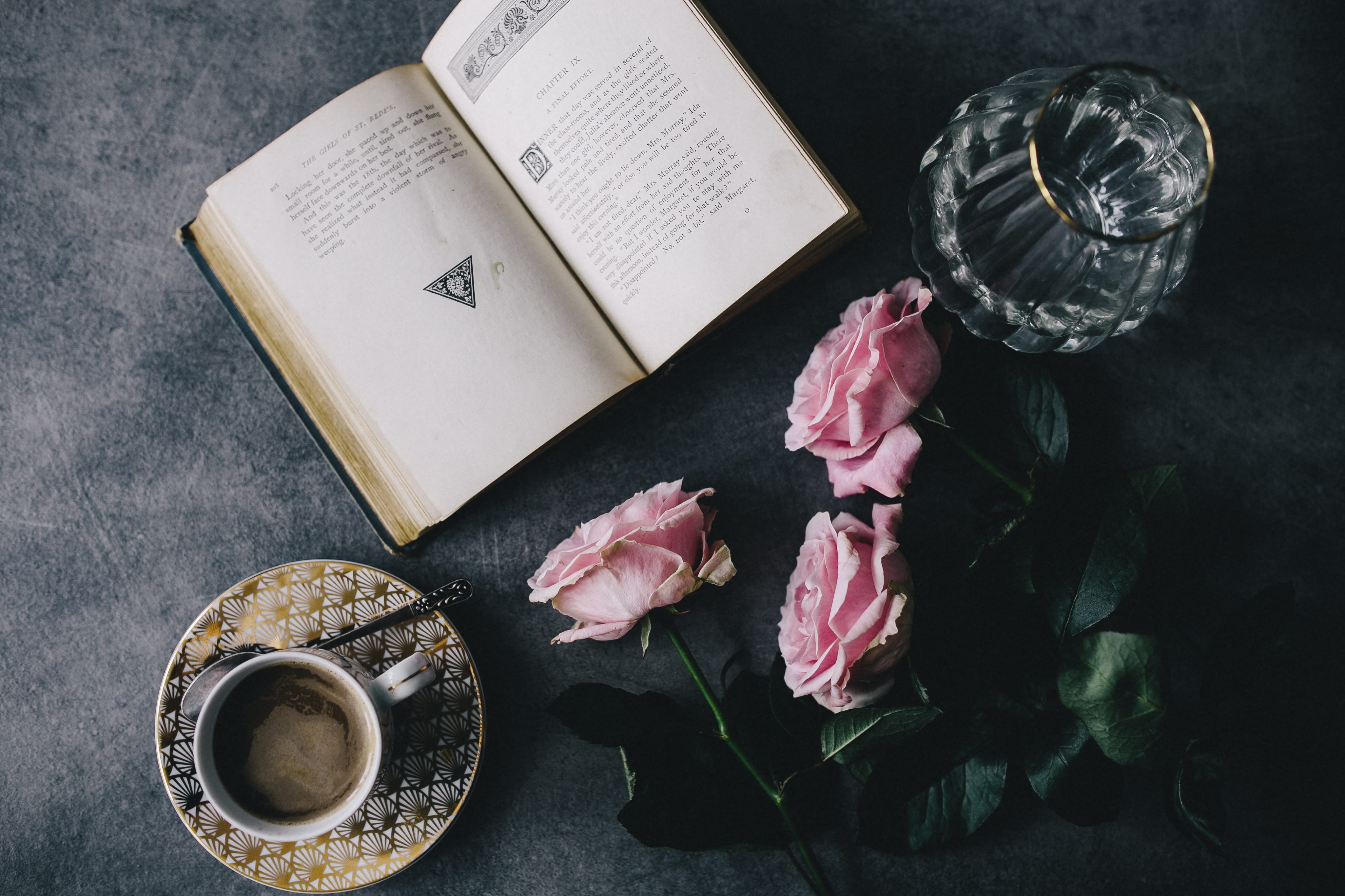 gift, rose - Flower, nature, flower head, still life, coffee, beauty in nature, time, flower, rose, relax, no people, interior, roses, petal, freshness, HD Wallpaper