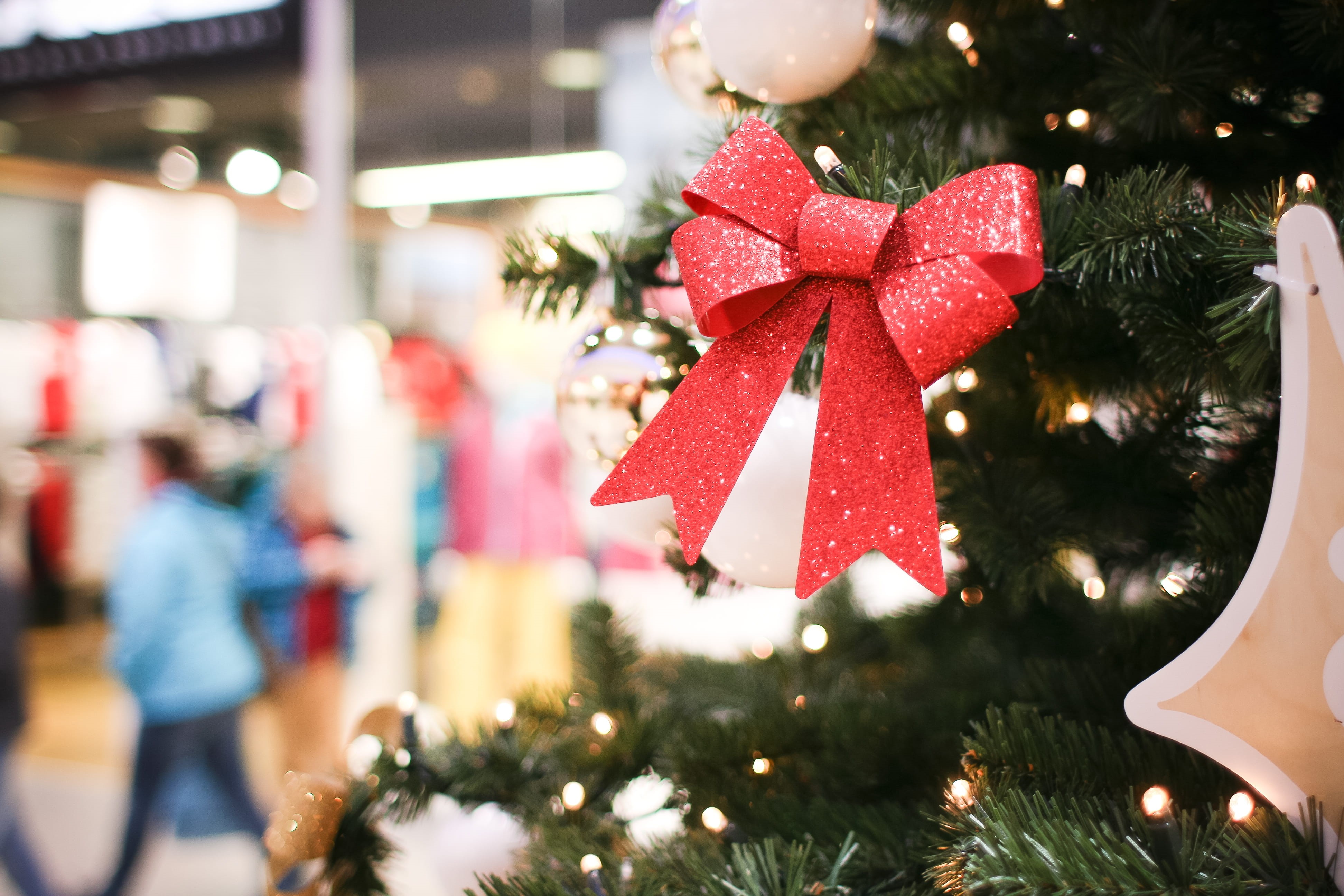 indoors, winter, another, christmas Ornament, celebration, holiday, celebration event, close-up, 4K, hanging, Shopping Mall, decoration, no people, Detail, HD Wallpaper
