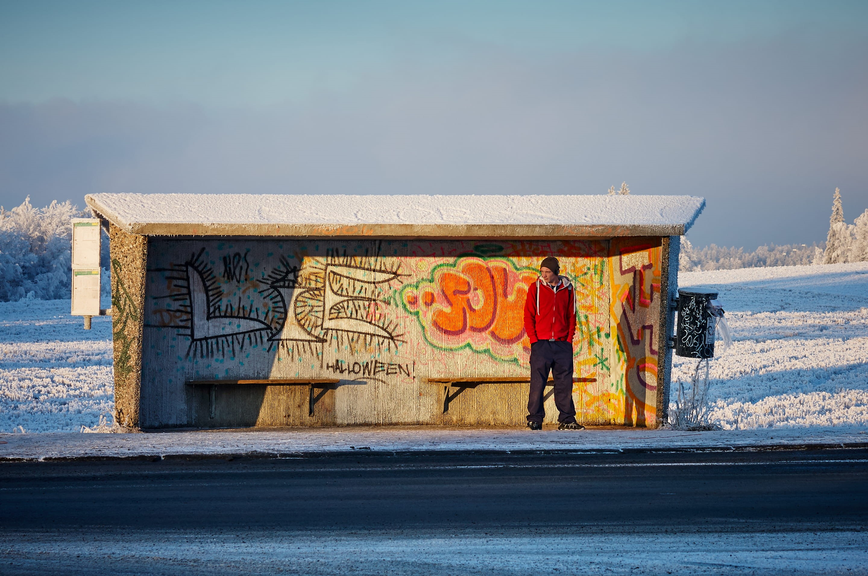 kid, built structure, men, outdoors, boy, bus, waiting, stop, street art, city, day, graffiti, clothing, nature, creativity, full length, mural, adult, HD Wallpaper