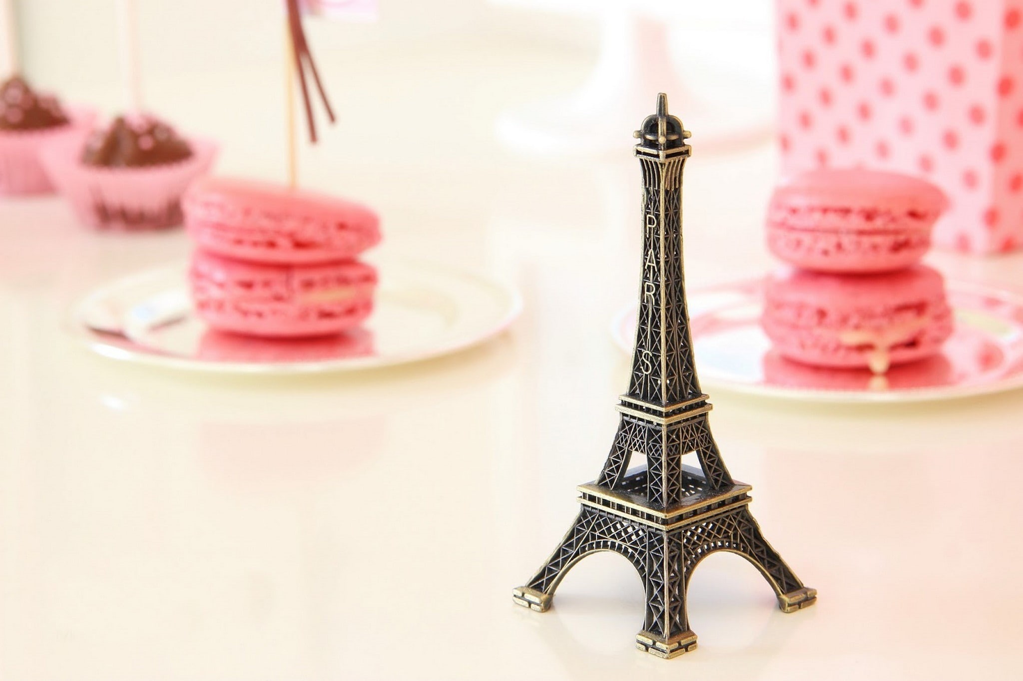 cupcake, candy, cake, wedding, icing, pink Color, decoration, studio shot, celebration, souvenir, dessert, table, sweet Food, close-up, tower, cookie, miniature, HD Wallpaper