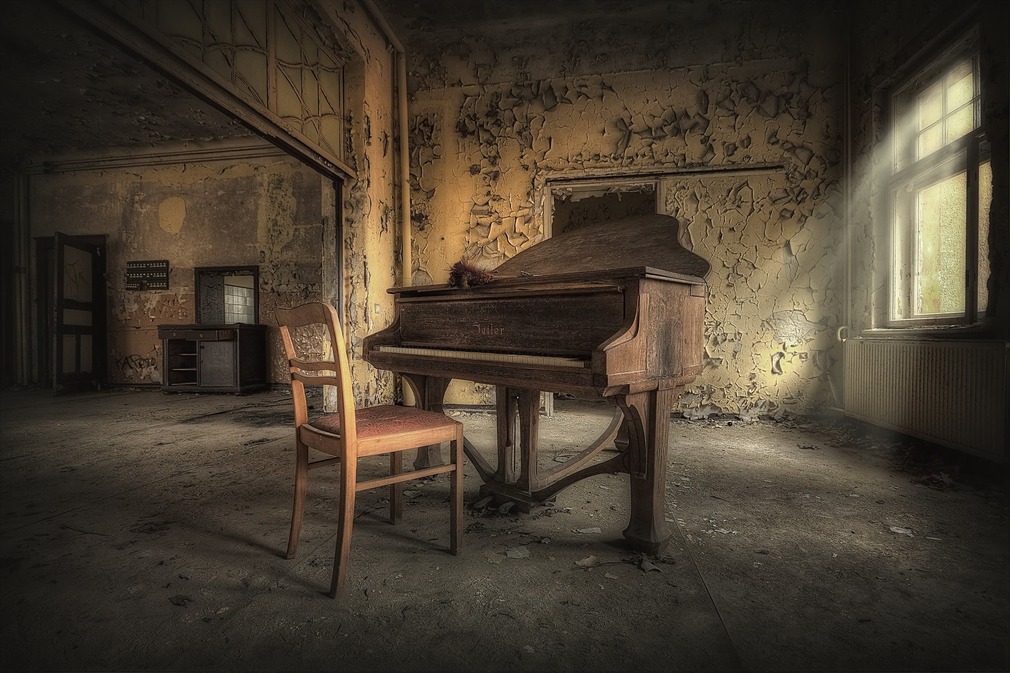 arts culture and entertainment, grand piano, old, building, run-down, musical equipment, indoors, obsolete, musical instrument, brown, absence, chair, seat, HD Wallpaper