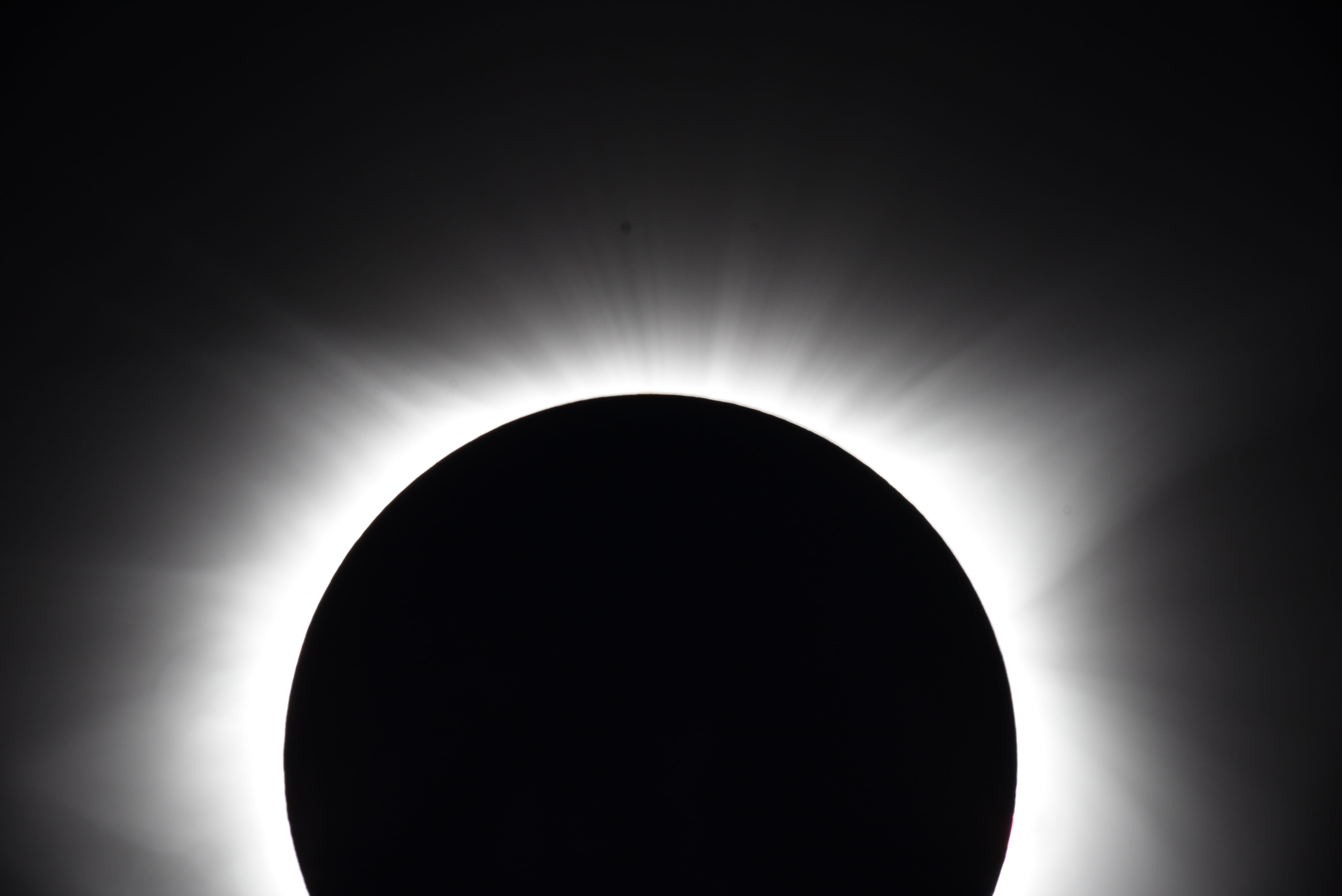 5K, illuminated, beauty in nature, black background, geometric shape, photography, sun flare, selective, no people, natural phenomenon, focus, nature, HD Wallpaper