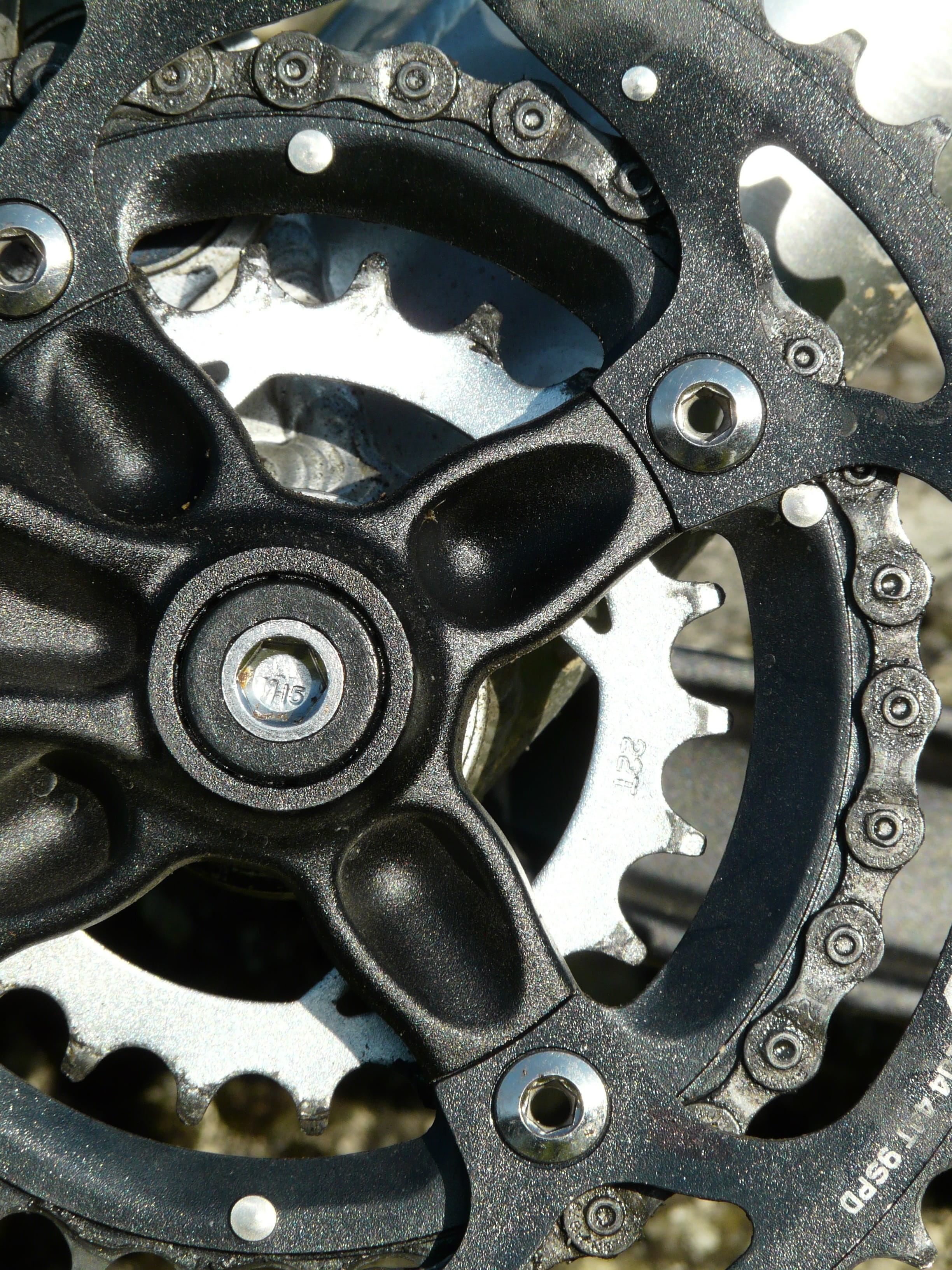 wreath, clean, spokes, teamwork, full frame, machinery, technology, shape, industry, Wheel, metal, construction, transportation, cooperation, complexity, Phone HD Wallpaper