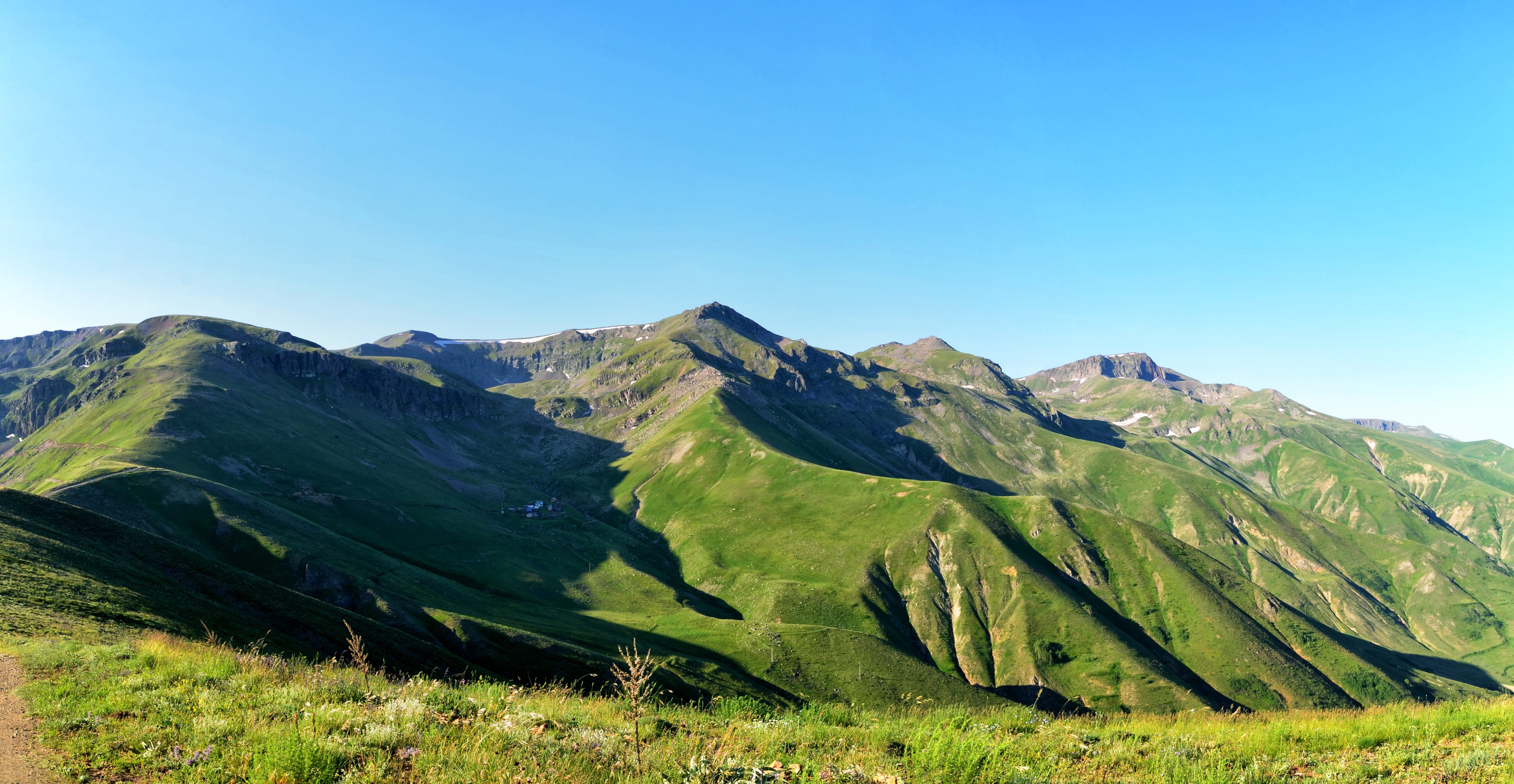 mountains, blue, kaçkars, plant, green, travel, clear sky, tranquil scene, beauty in nature, rural, summer, natural life, sunny, landscapes nature, peace, HD Wallpaper