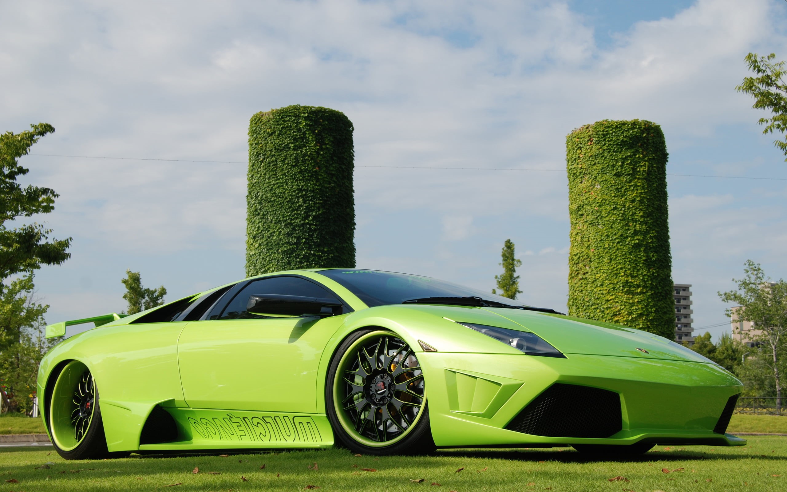 land vehicle, sky, mode of transportation, plant, sports, car, tree, motor vehicle, no people, hedges, Lamborghini, architecture, nature, technology, luxury, HD Wallpaper