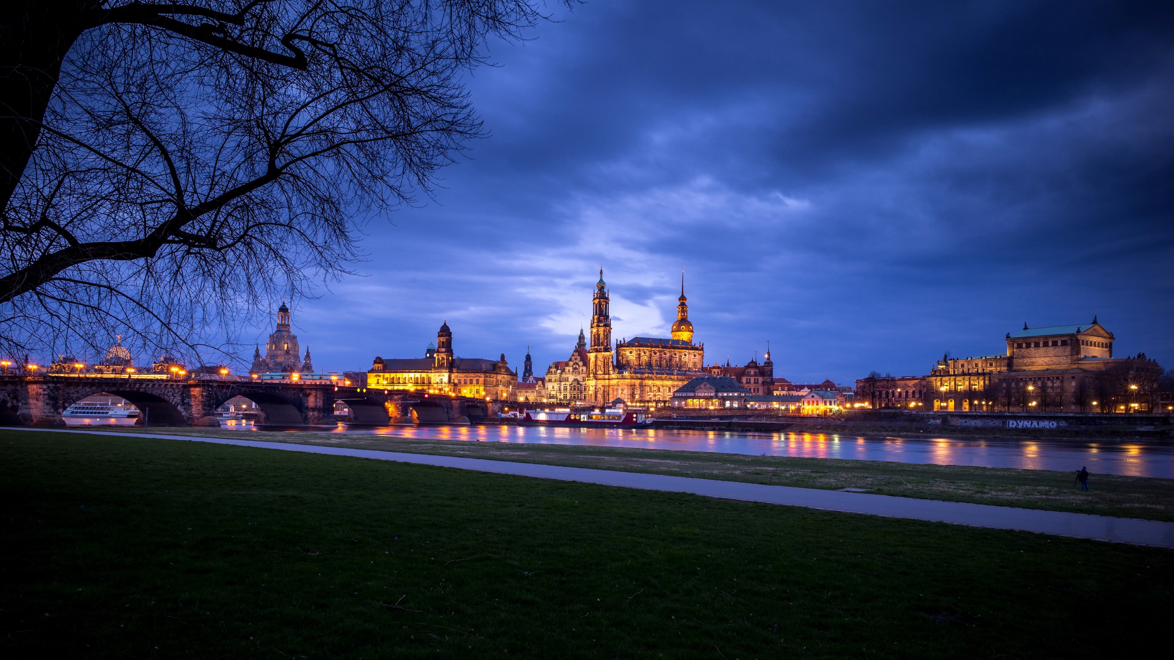 night, illuminated, no people, evening, old building, westminster, nature, grass, architecture, tourism, 4K, bridge, river, cityscape, dusk, palace, ship, HD Wallpaper