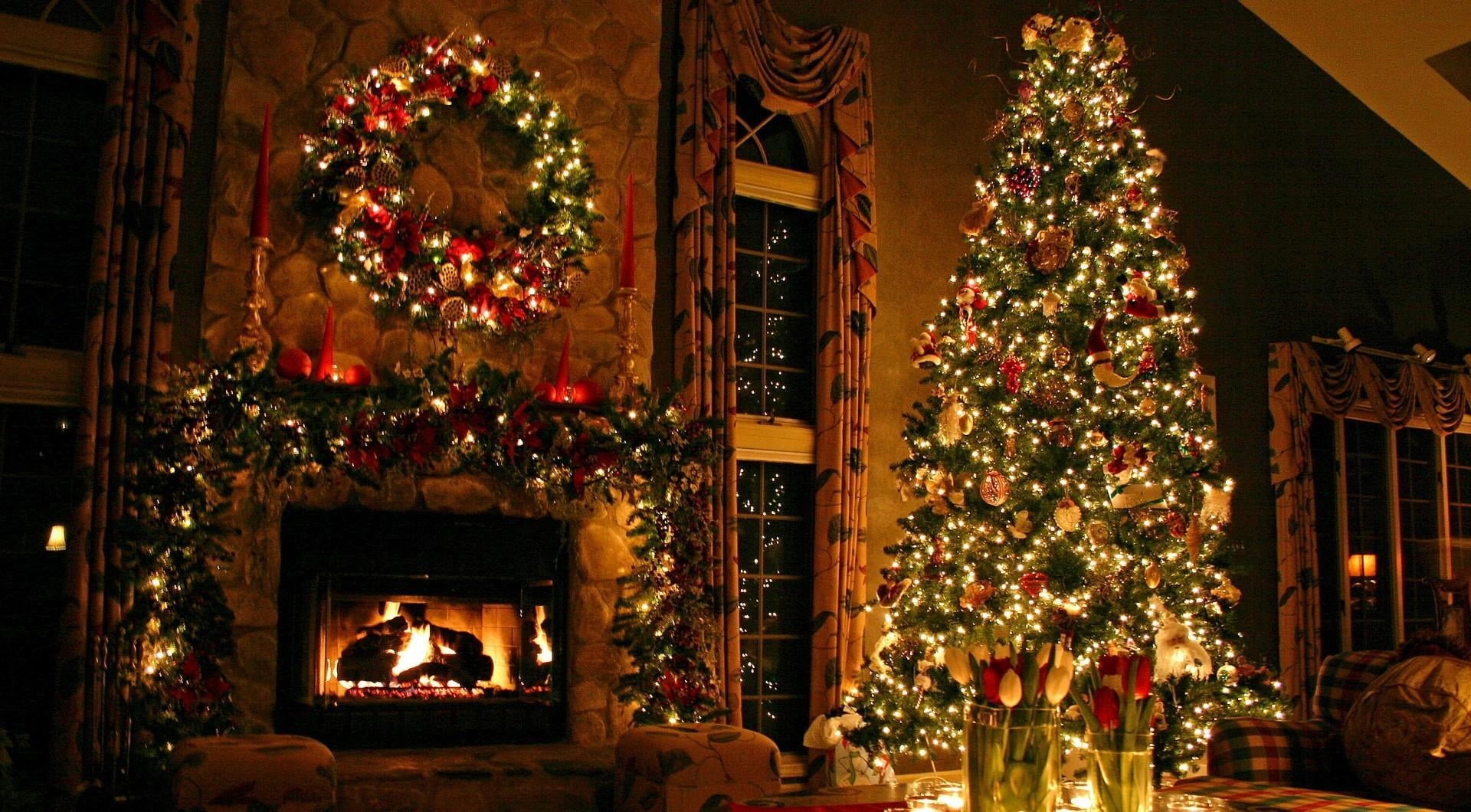 light - Natural Phenomenon, house, winter, flame, night, domestic Room, gift, comfort, ornaments, flowers, decor, illuminated, decoration, christmas Ornament, HD Wallpaper