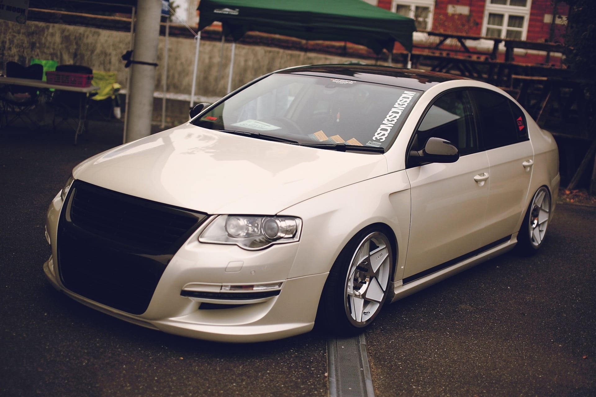 luxury, Passat B6, outdoors, germany, sports Car, focus on foreground, speed, urban Scene, sedan, beige, shiny, parking, metal, 1080P, wheel, day, street, HD Wallpaper