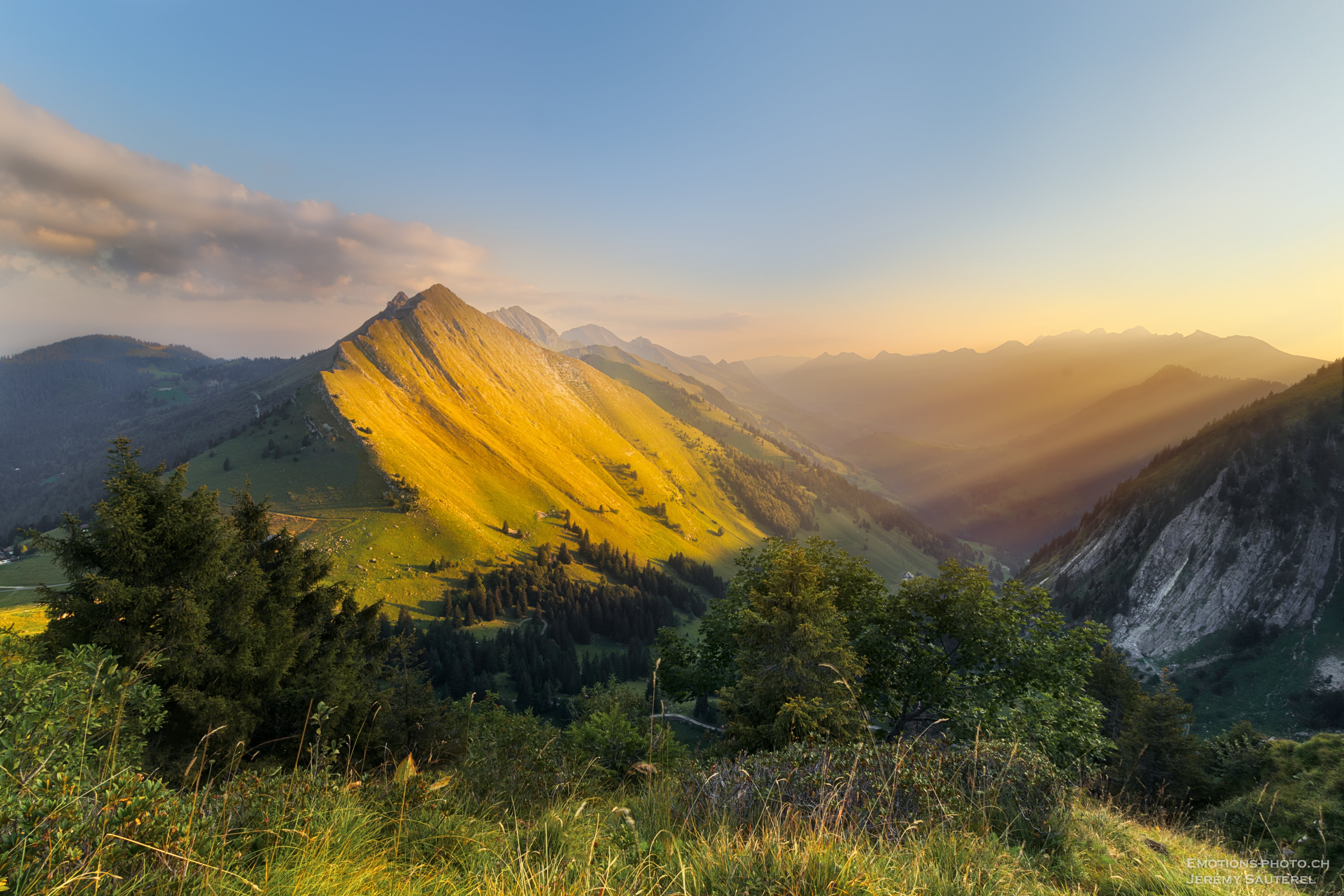 sunray, suisse, outdoors, scenics, beautiful, 5K, lumière, lanscape, surrounded, sunset, light, trees, sunrise, summer, photo, landscape, mountain, Switzerland, HD Wallpaper