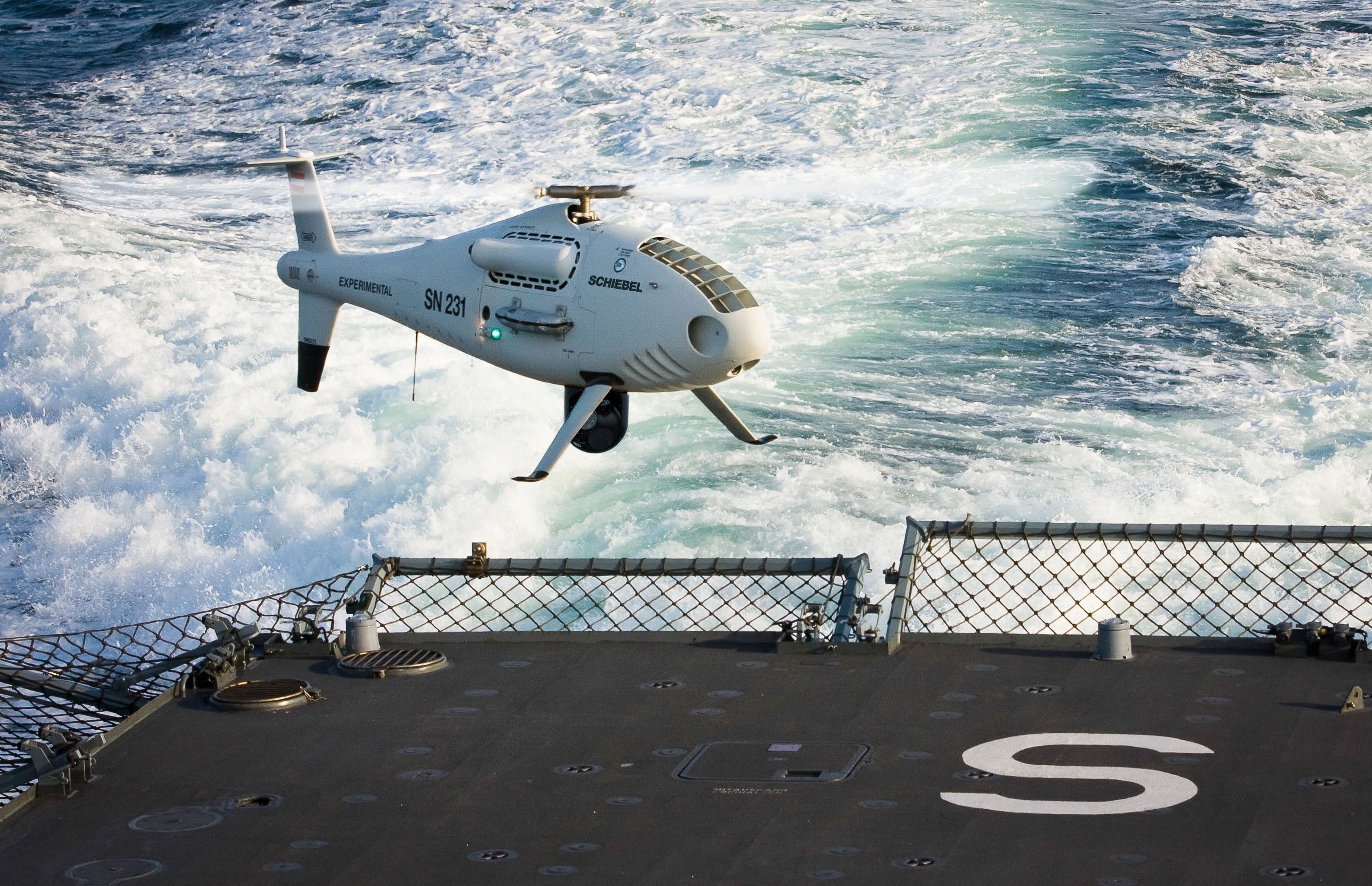 Company Schiebel, 2K, wave, UAV, MOAS, helices, Austrian unmanned aerial vehicle, Schiebel Camcopter S-100, heliport, sea, helicopter design, drone, kumo, HD Wallpaper