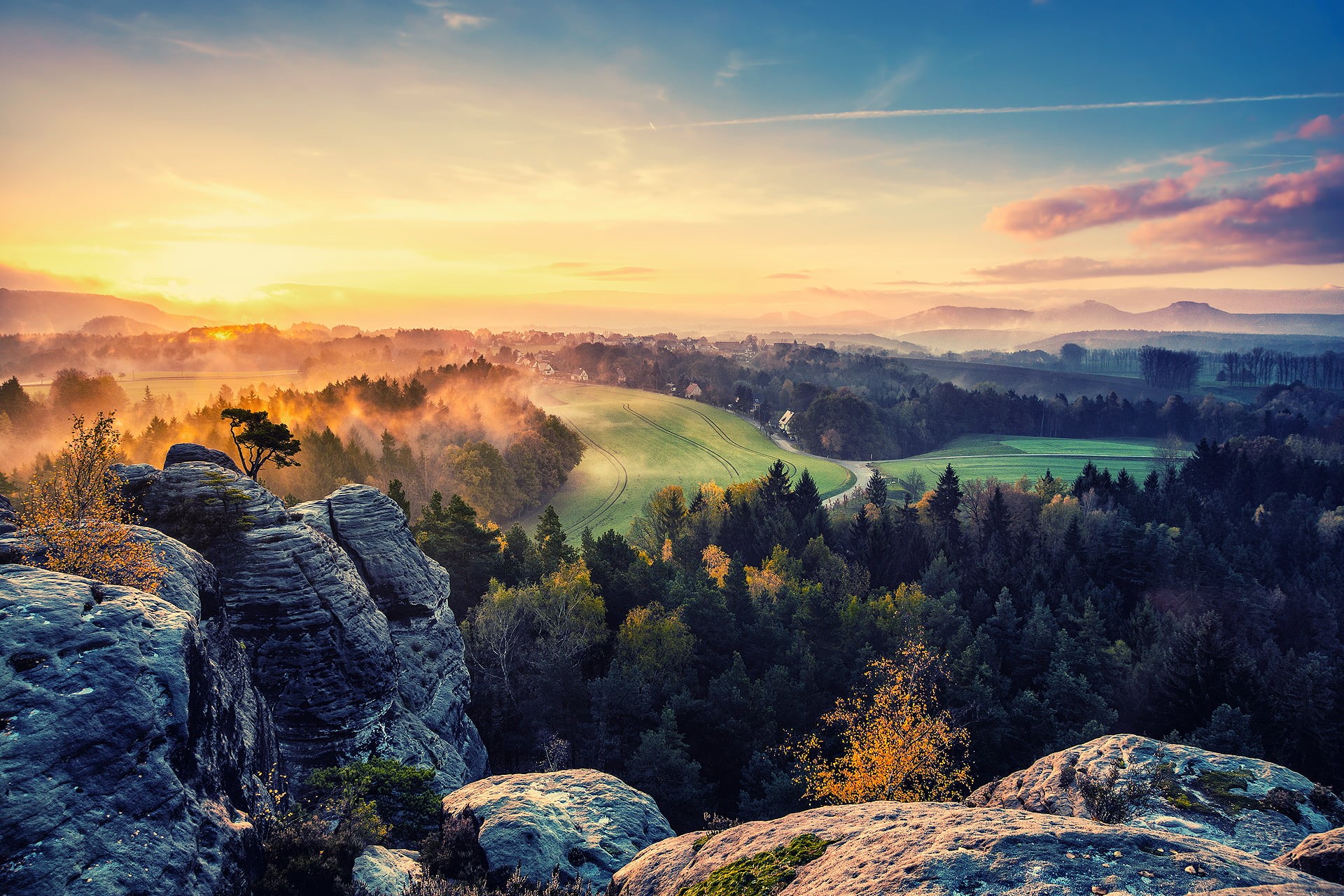 the sky, travel, dawn, trees, scenics, tranquility, rocks, environment, autumn, idyllic, hill, summer, sunbeam, rock - Object, beauty In Nature, sky, green Color, HD Wallpaper