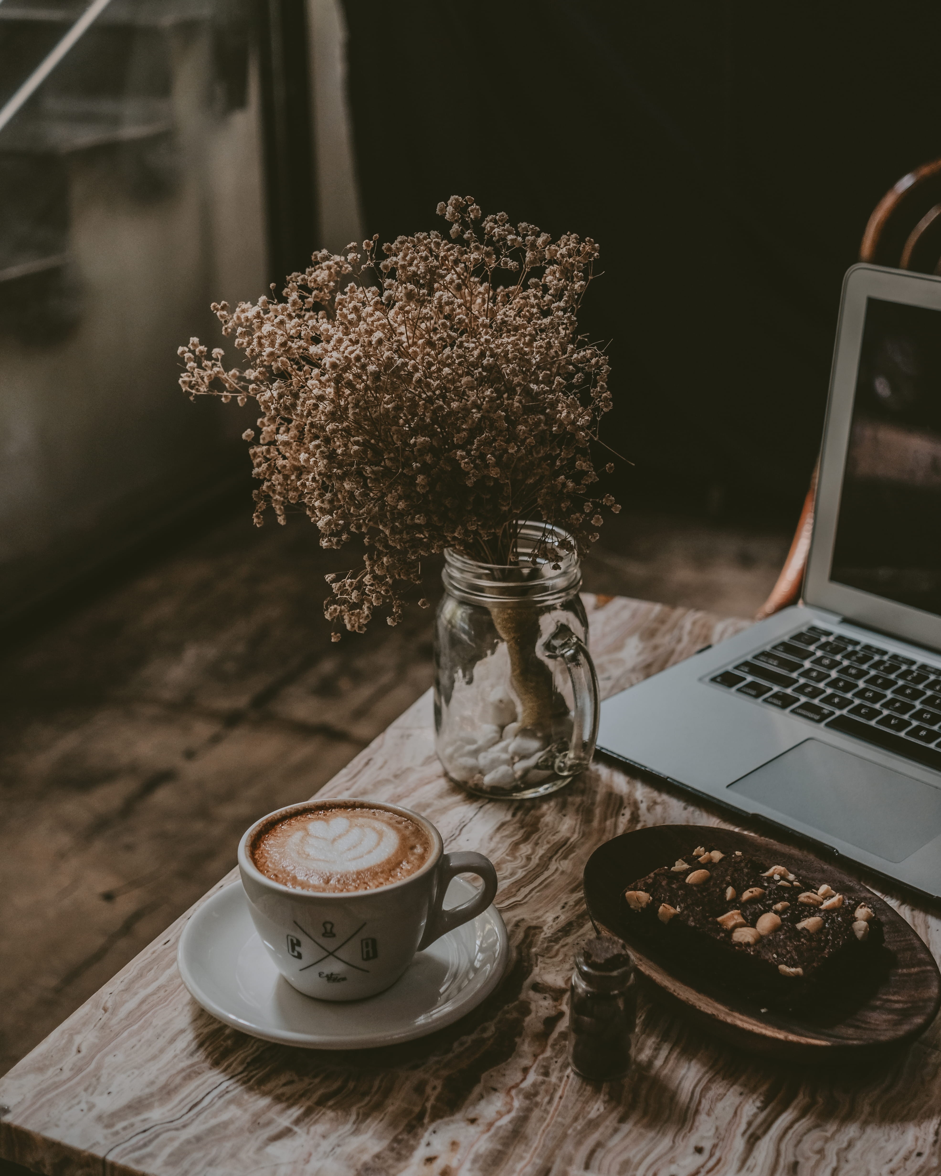freshness, laptop, moodywarm, drink, latteart, 4K, plant, warm, coffeeshop, treee, coffee - drink, technology, communication, cappucinno, mug, table, coffee, Phone HD Wallpaper