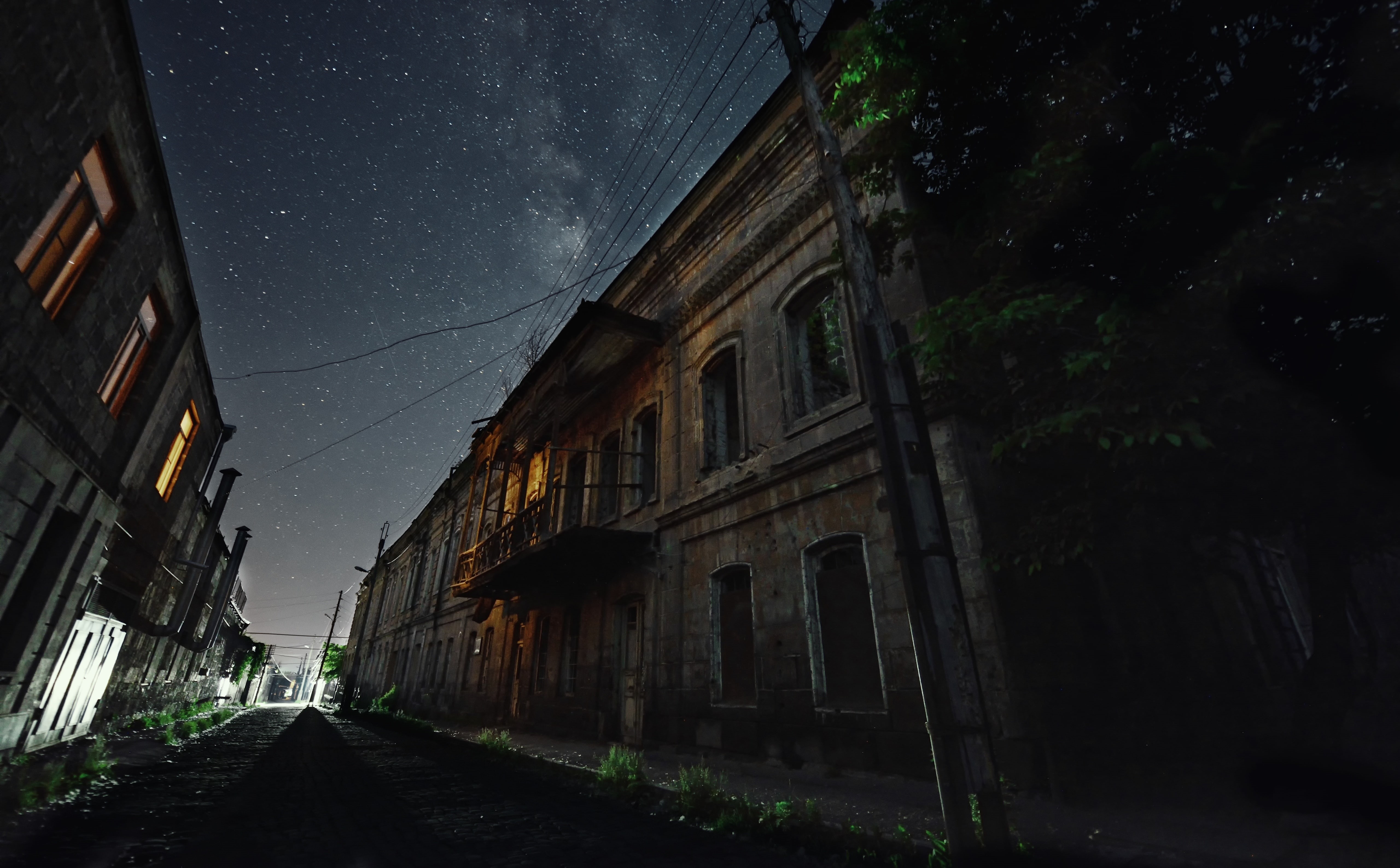 Buildings, building exterior, star - space, Road, brown, Stars, astronomy, no people, star, the way forward, architecture, Night, City, concrete, infinity, HD Wallpaper