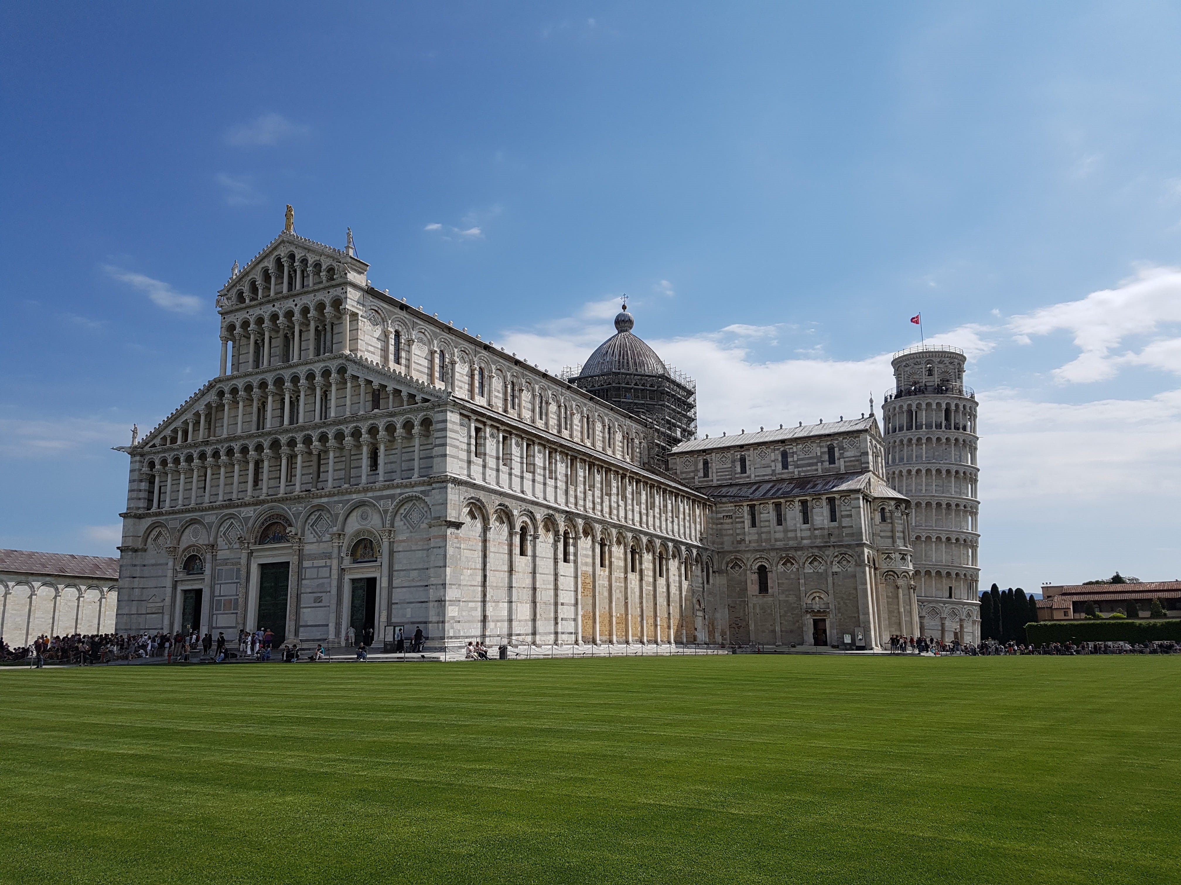 grass, monuments, building, Pisa, architecture, famous Place, incidental people, 4K, nature, politics, cemetery, Dom, cloud - sky, europe, landmarks, travel, HD Wallpaper