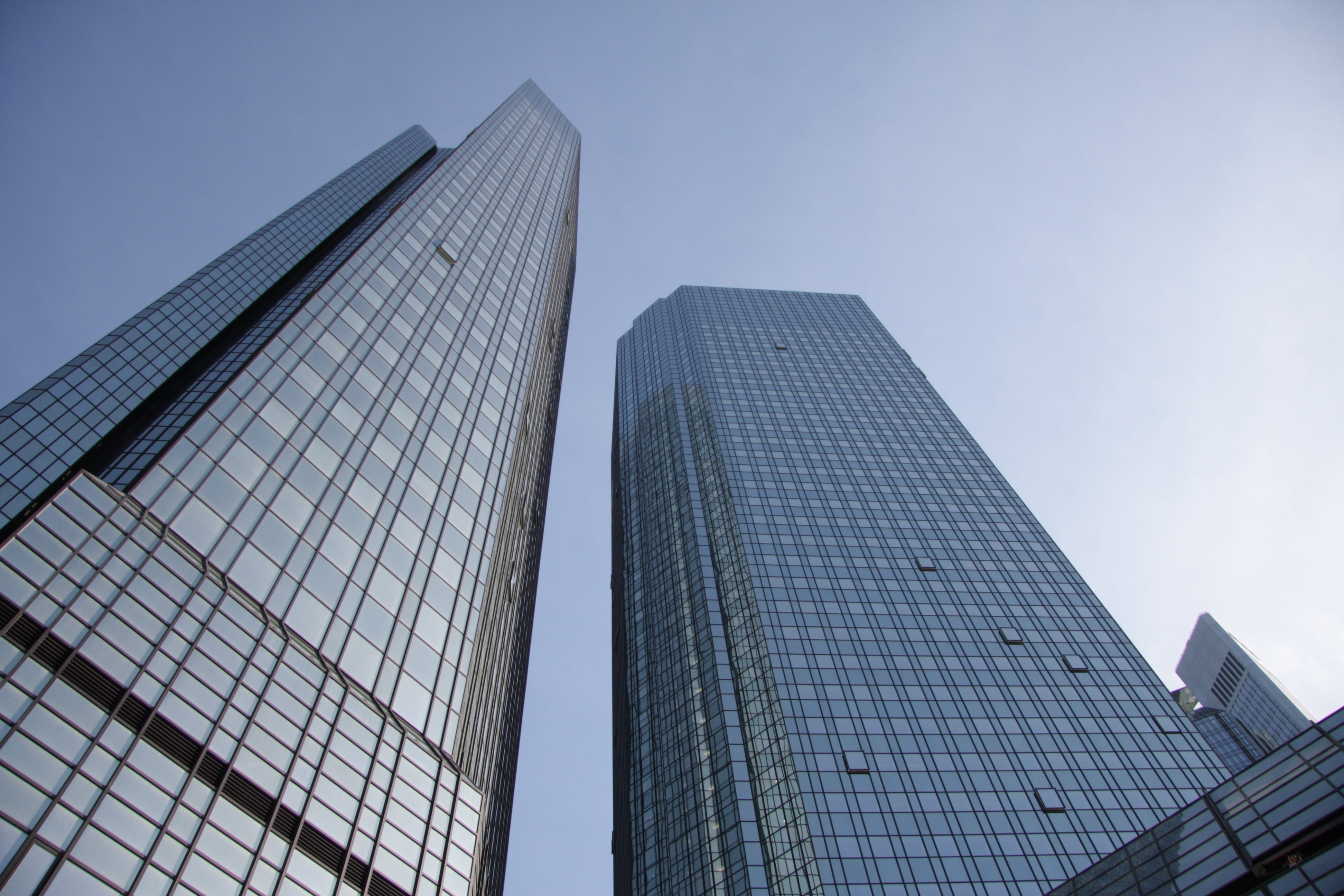 building exterior, eyeview, skyscrapers, sky, s, clear sky, modern, built structure, office, high, high rise buildings, low angle view, tall - high, frankfurt, HD Wallpaper