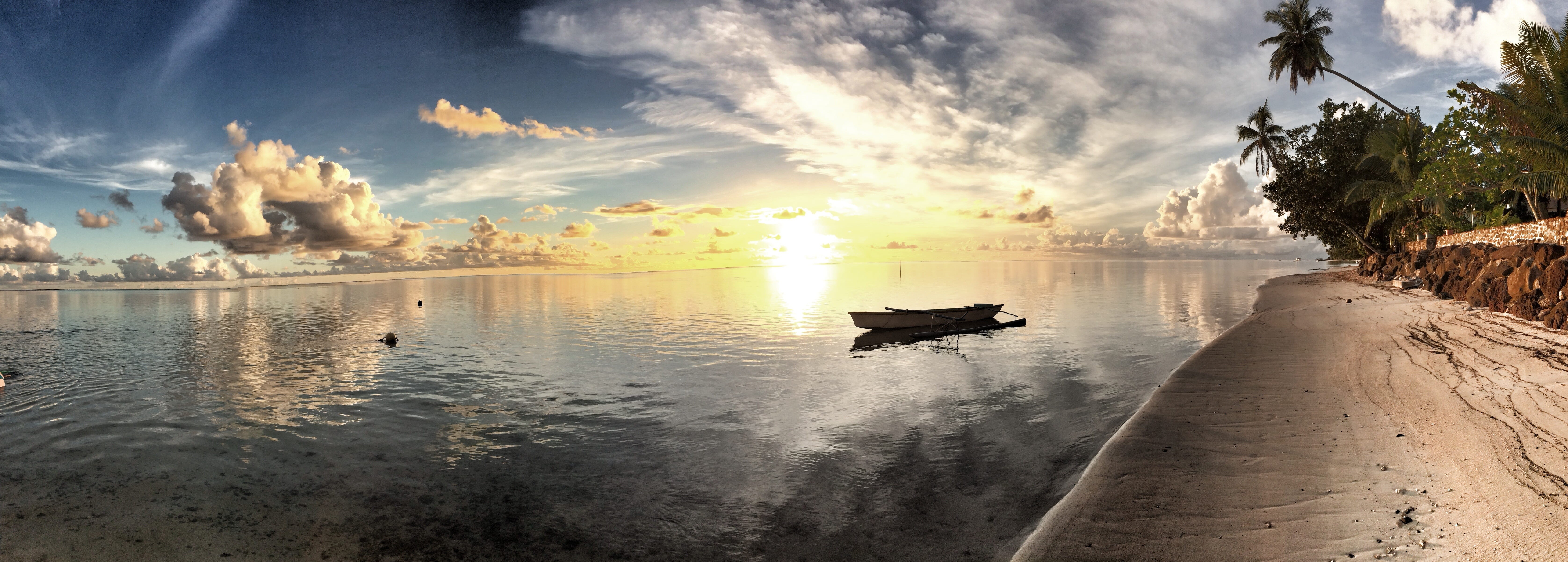 cloud - sky, s, travel, beautiful beach, dusk, sea, man, panoramic, loneliness, sky, cloudy, beach, famous Place, moorea, french polynesia, tropical climate, HD Wallpaper