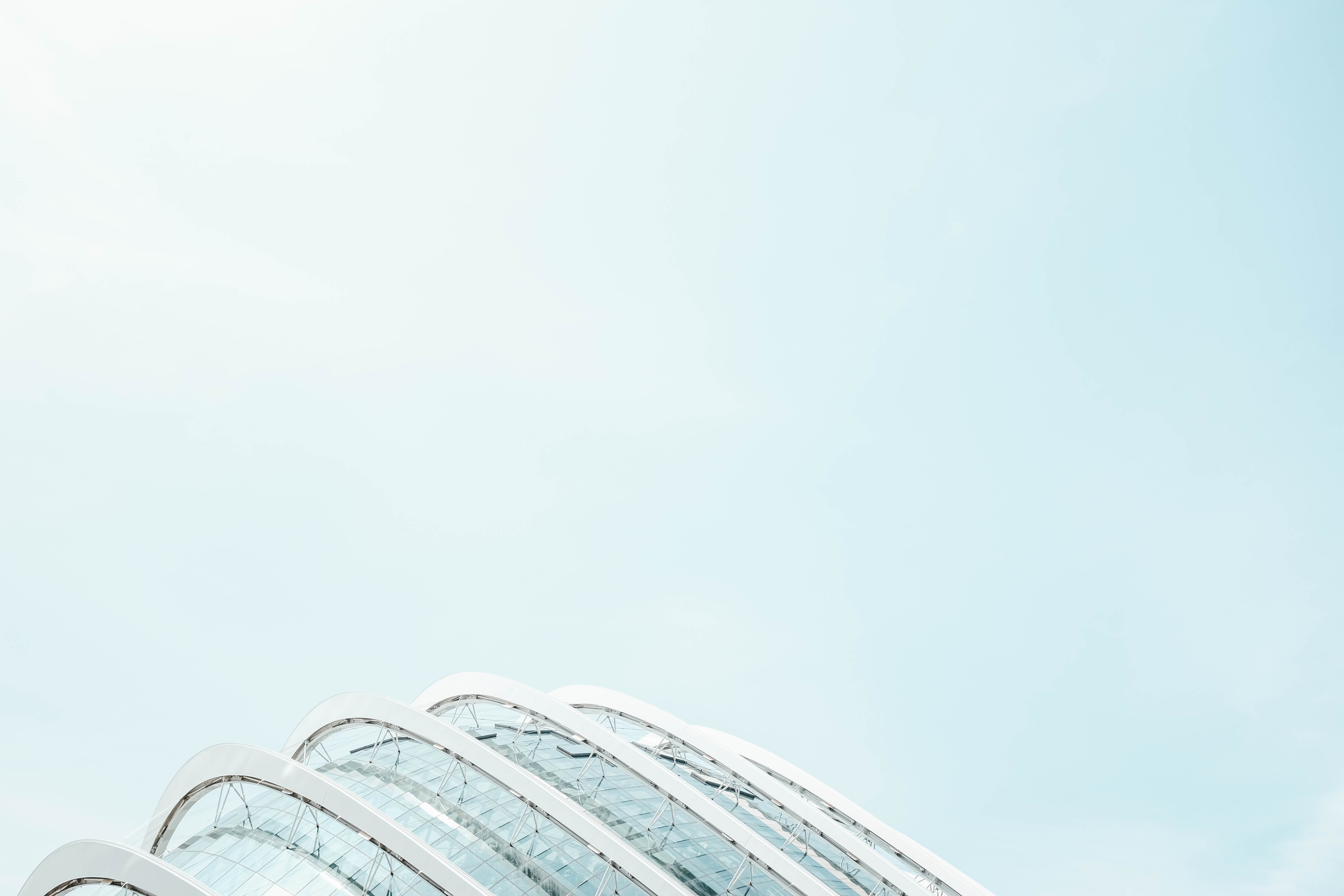 built Structure, building Exterior, rond, sand, tower, bleu, blue, singapore, building, 5K, minimal, urban Scene, copy Space, famous Place, round, urban Skyline, HD Wallpaper