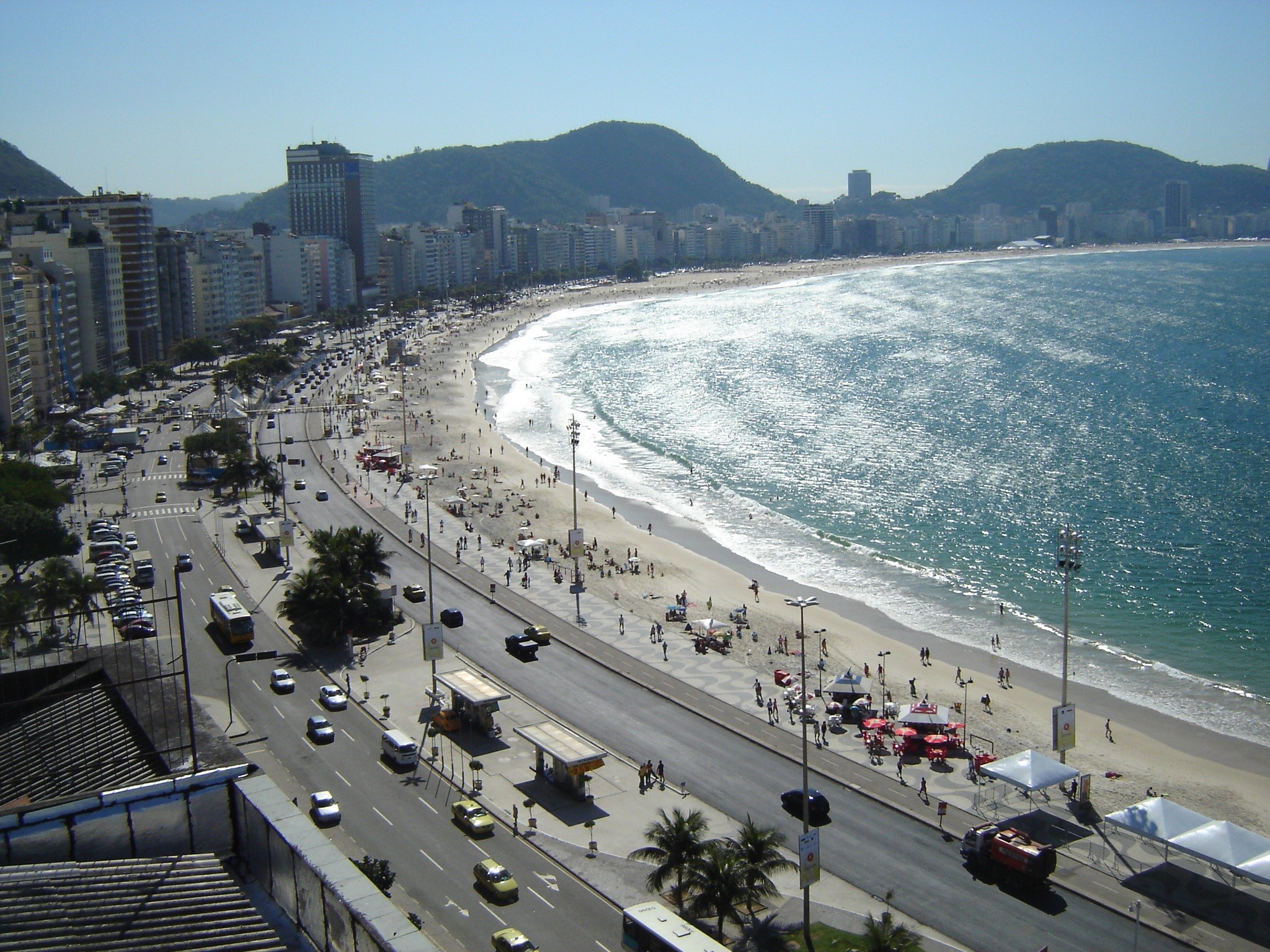 copacabana, 1080P, street, car, high, tan, rise, tropical, famous, modern, south american, cityscape, surf, sand, sandy, building exterior, travel, bay, HD Wallpaper