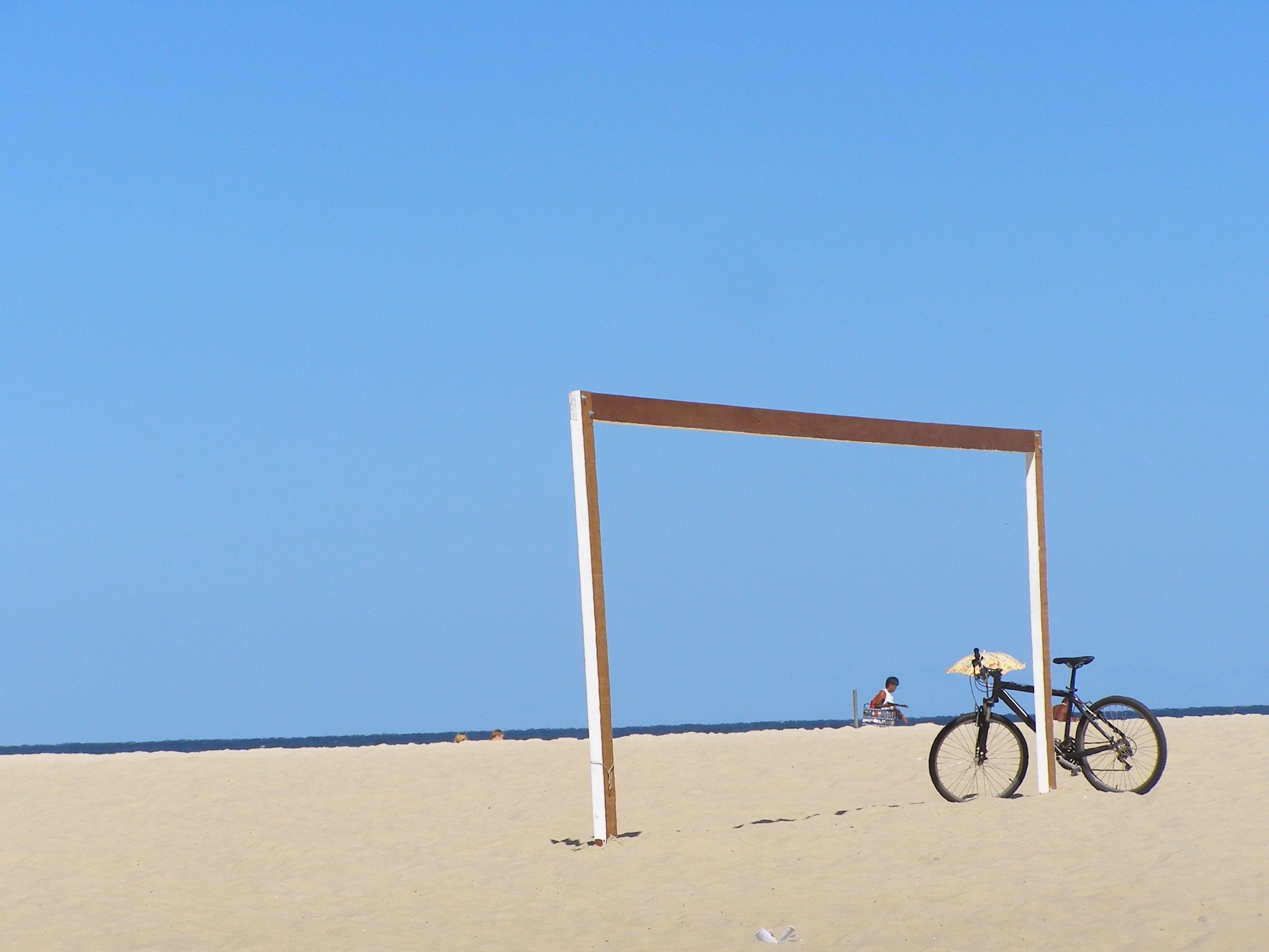 copy space, desert, sport, day, land, nature, men, beira mar, summer, arid climate, horizon, sky, sand, outdoors, adult, blue, 2K, copacabana, clear sky, HD Wallpaper