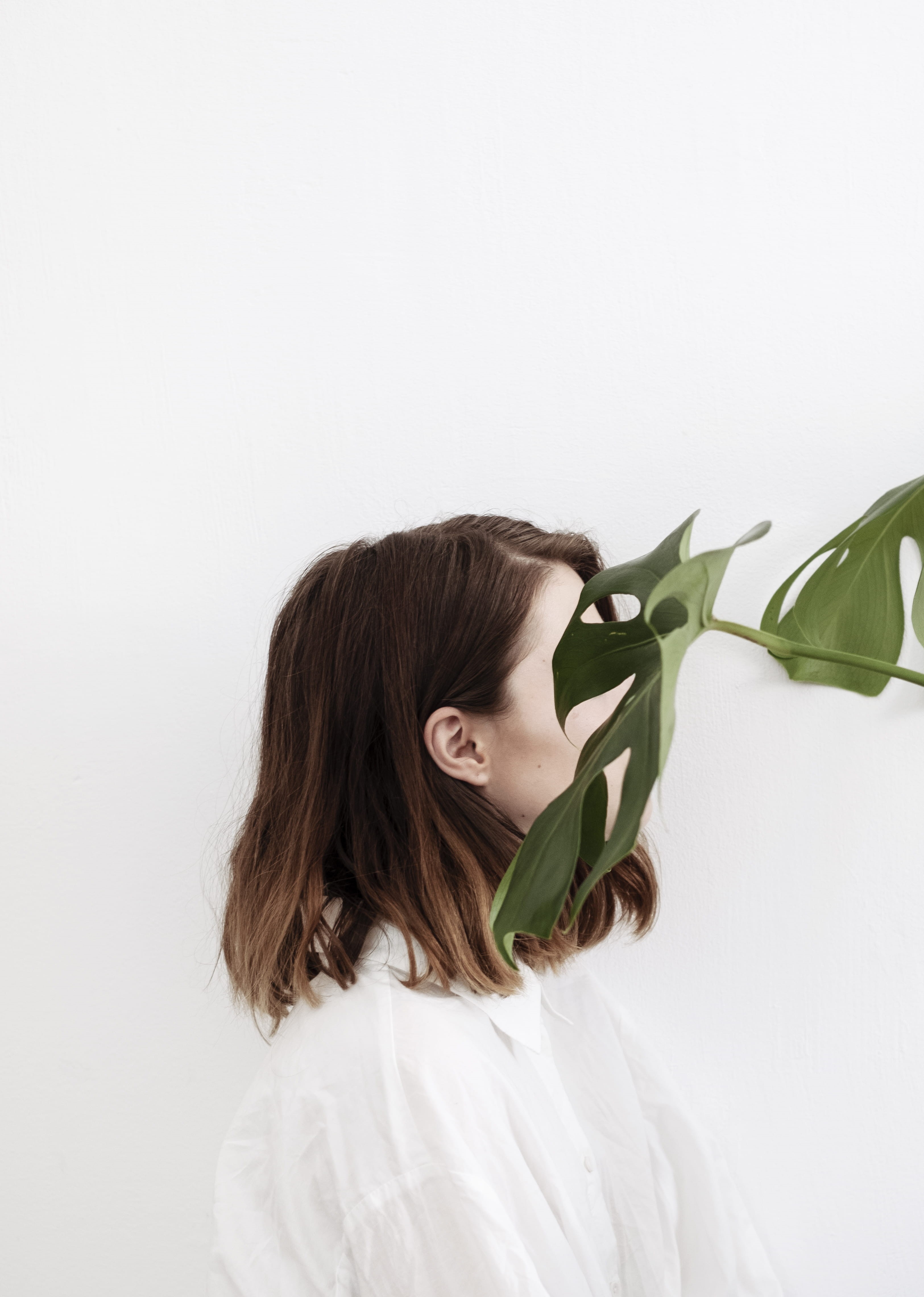 smiling, love, girls, women, happiness, looking, beautiful, white, minimal, selfie, cute, monstera deliciosa, human Face, green Color, healthy Lifestyle, Phone HD Wallpaper