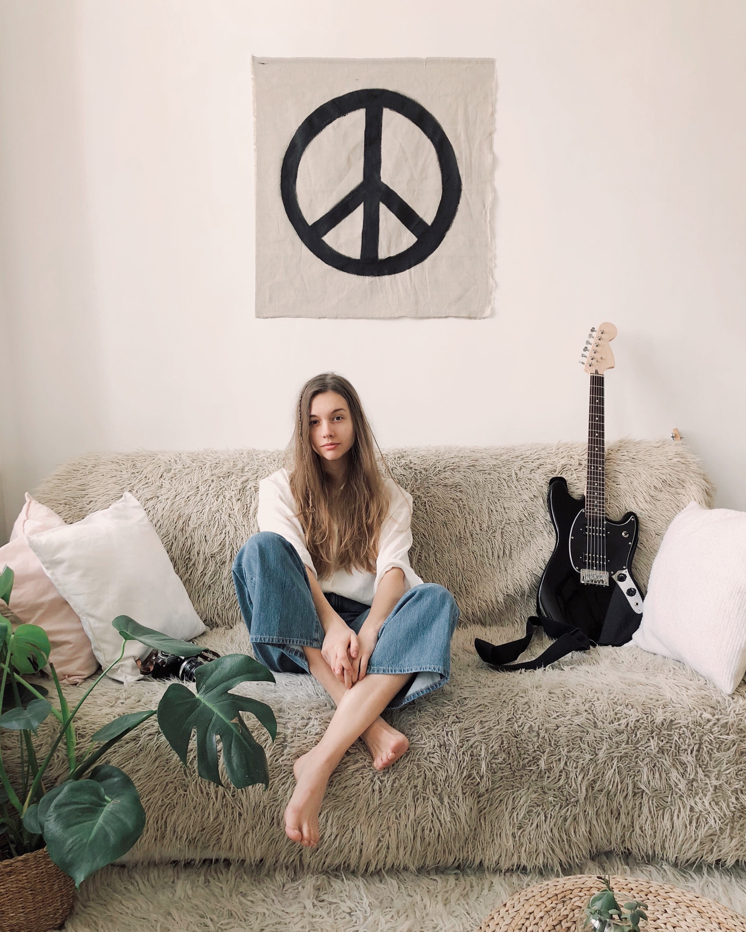 girl, real people, lifestyles, leisure, 2K, hairstyle, pose, fur, young adult, lady, young women, monstera, guitar, adult, one person, plants, seat, home interior, Phone HD Wallpaper