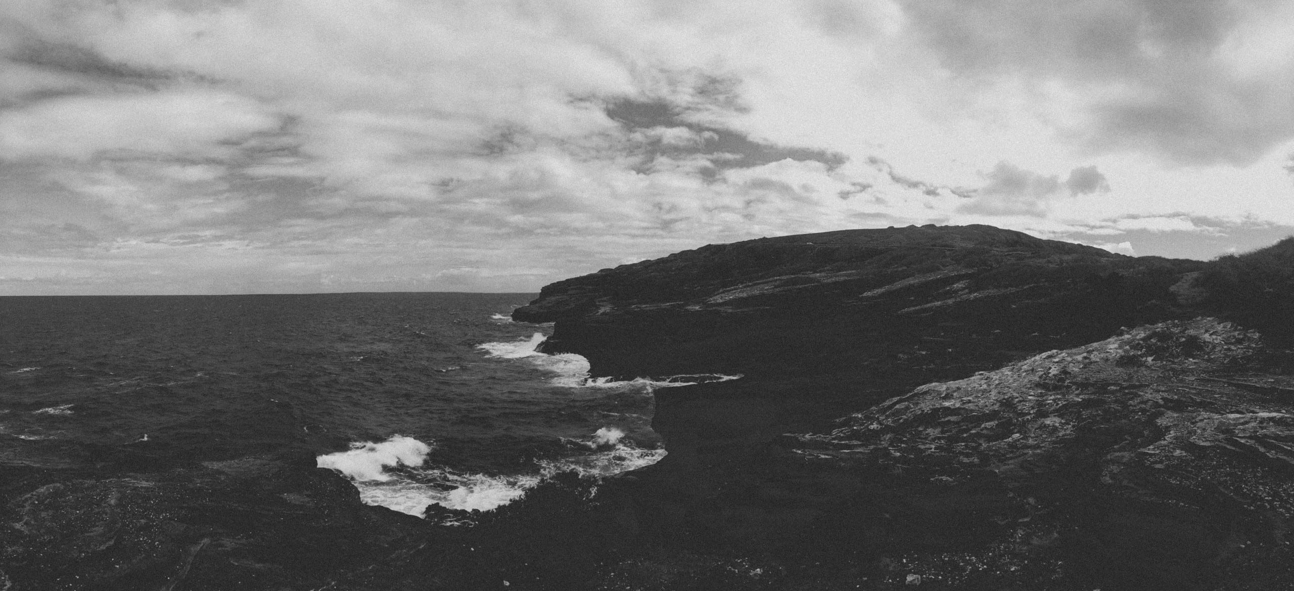 beauty in nature, scenics - nature, black and white, horizon, ocean, cloud, 2K, cliff, rocky coastline, photography, solid, horizon over water, geological phenomenon, HD Wallpaper