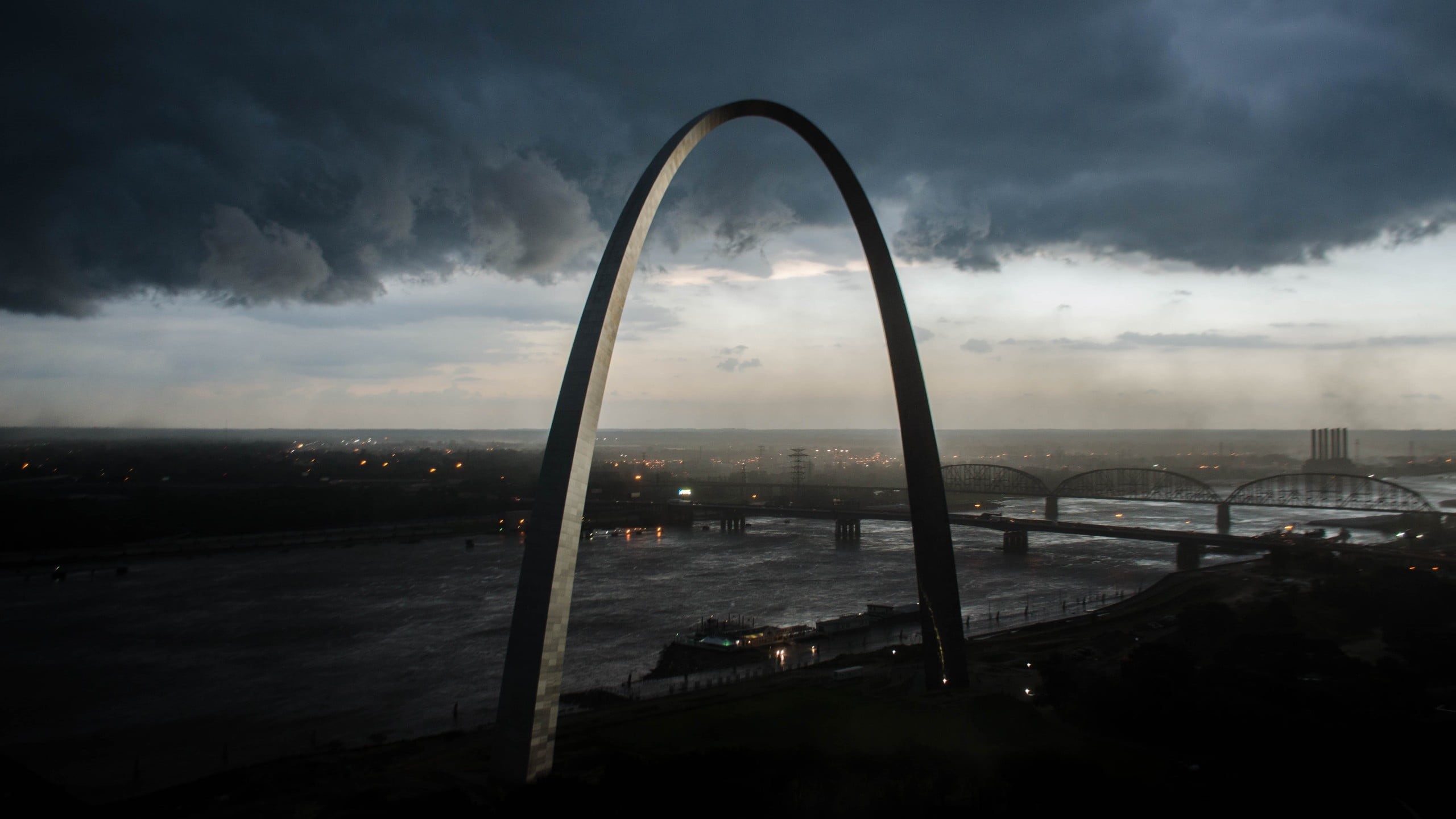 St. Louis, outdoors, arch, st, bridge, dusk, built structure, river, building exterior, missouri, storm, beauty in nature, nature, cityscape, architecture, HD Wallpaper