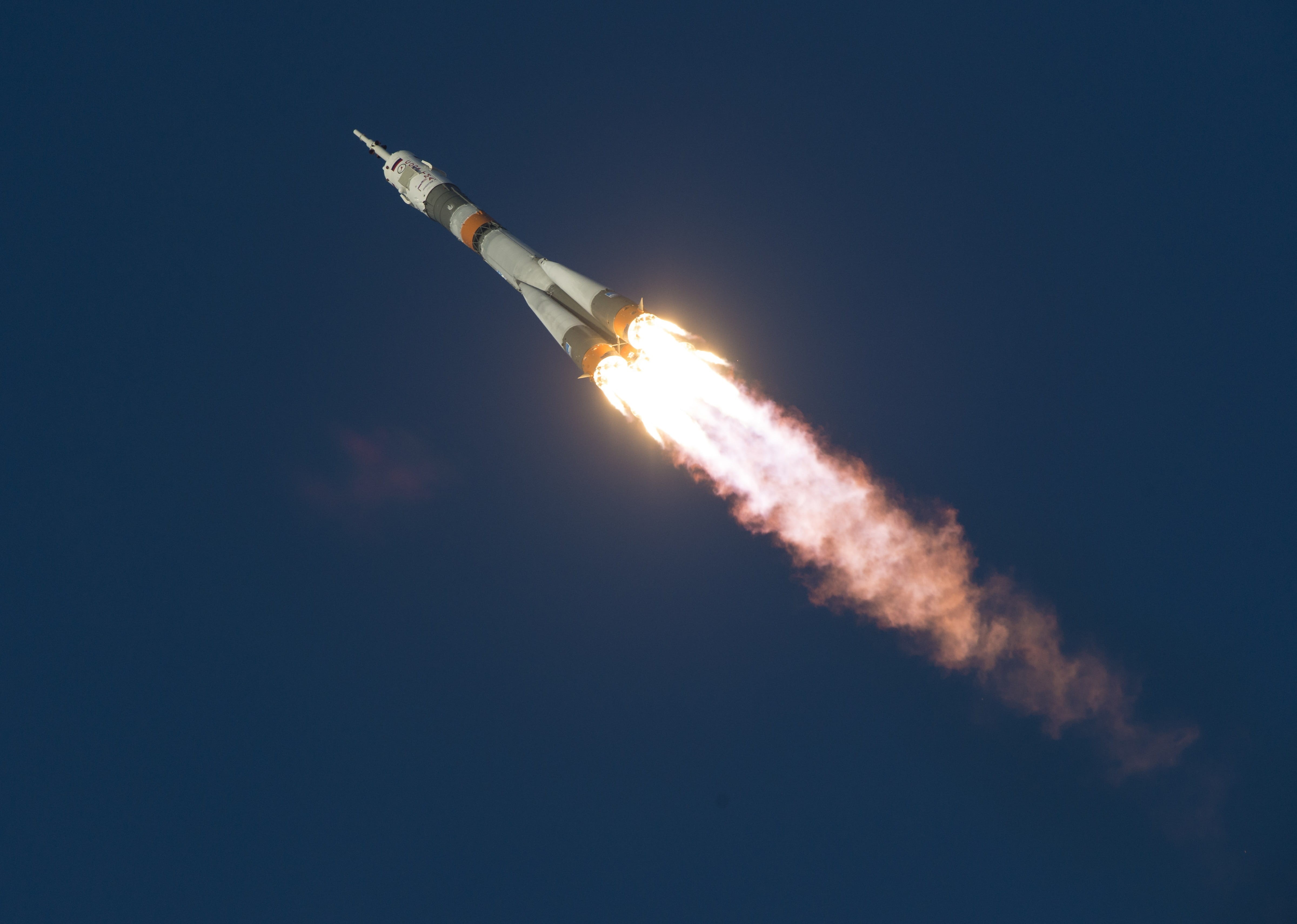 4K, day, flying, military, motion, soyuz, speed, mode of transportation, transport, burning, no people, mid-air, launch, sky, aerospace industry, on the move, HD Wallpaper