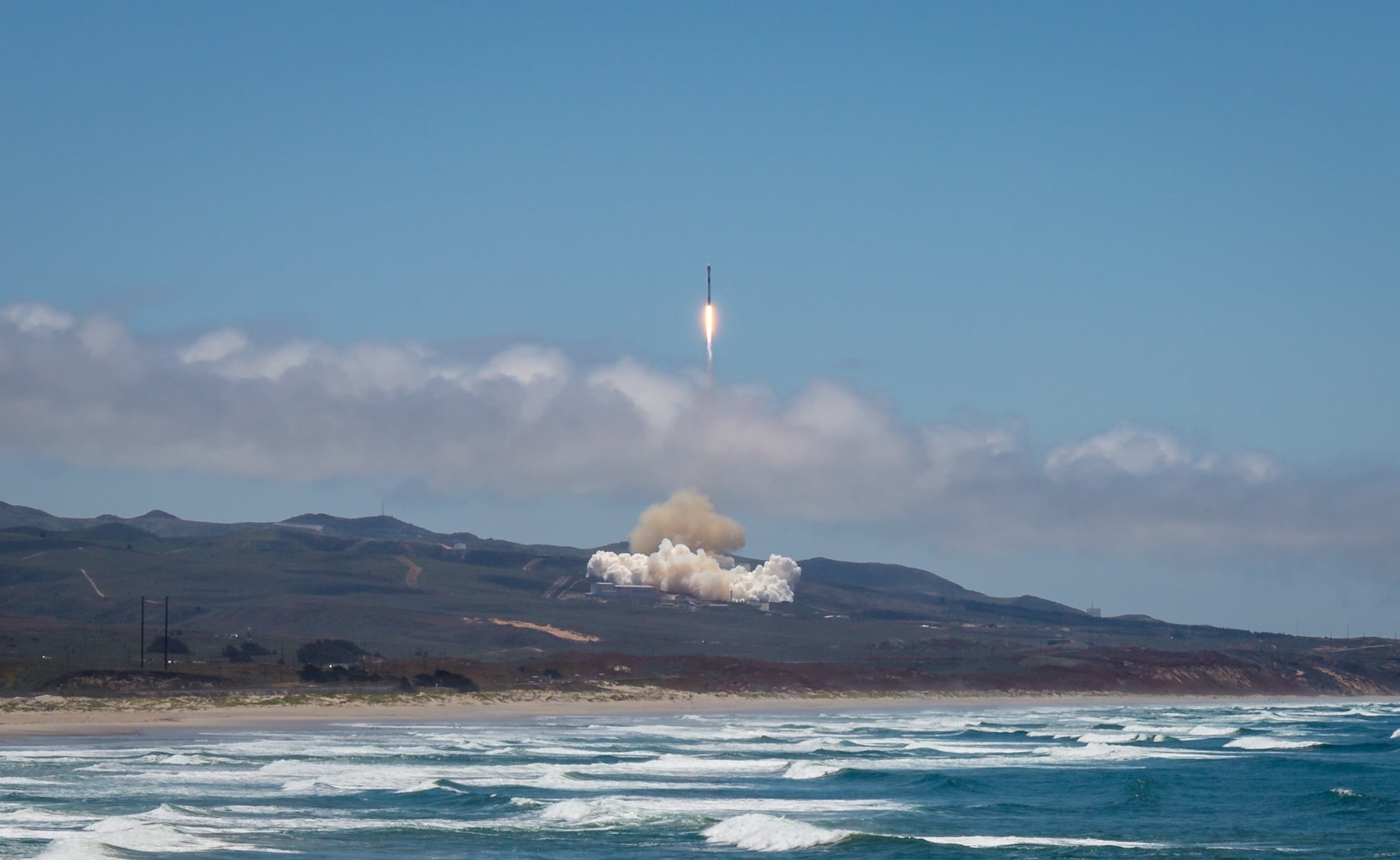 cloud - sky, non-urban scene, tranquil scene, tranquility, 1080P, outdoors, mountain, rocket, travel, sky, sea, no people, land, smoke, water, nature, HD Wallpaper