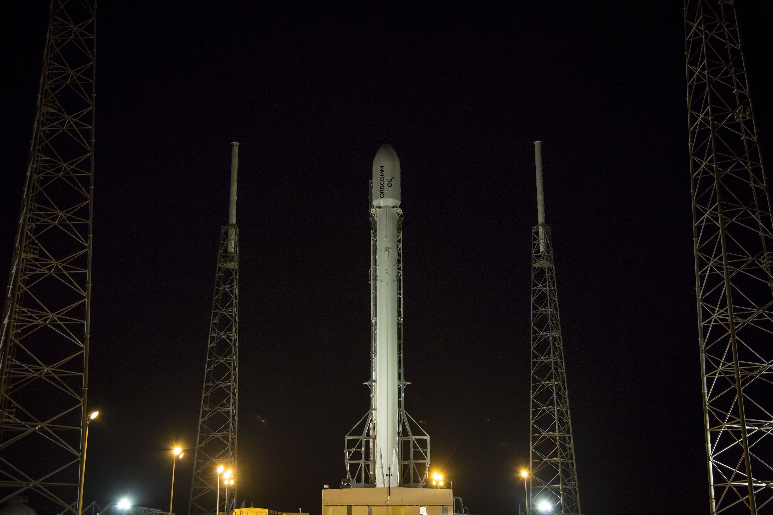 built structure, light - natural phenomenon, speed, no people, transportation, vehicle, spacecraft, sky, transport, spacex, science, technology, metal, HD Wallpaper
