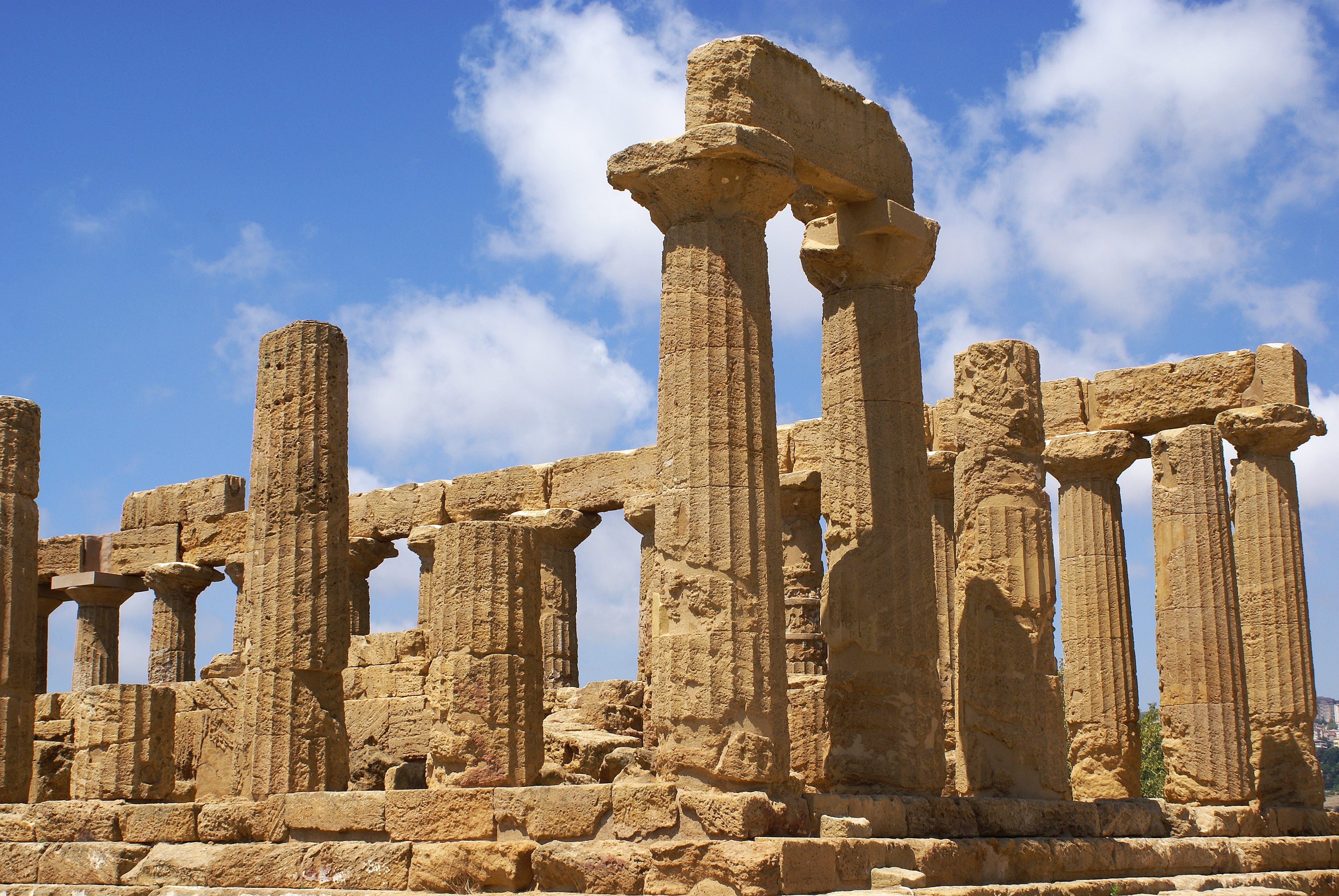 doric, cloud - sky, outdoors, akragas, no people, damaged, architecture, archaeology, old, day, built structure, italy, colonnade, ruins, place of worship, HD Wallpaper