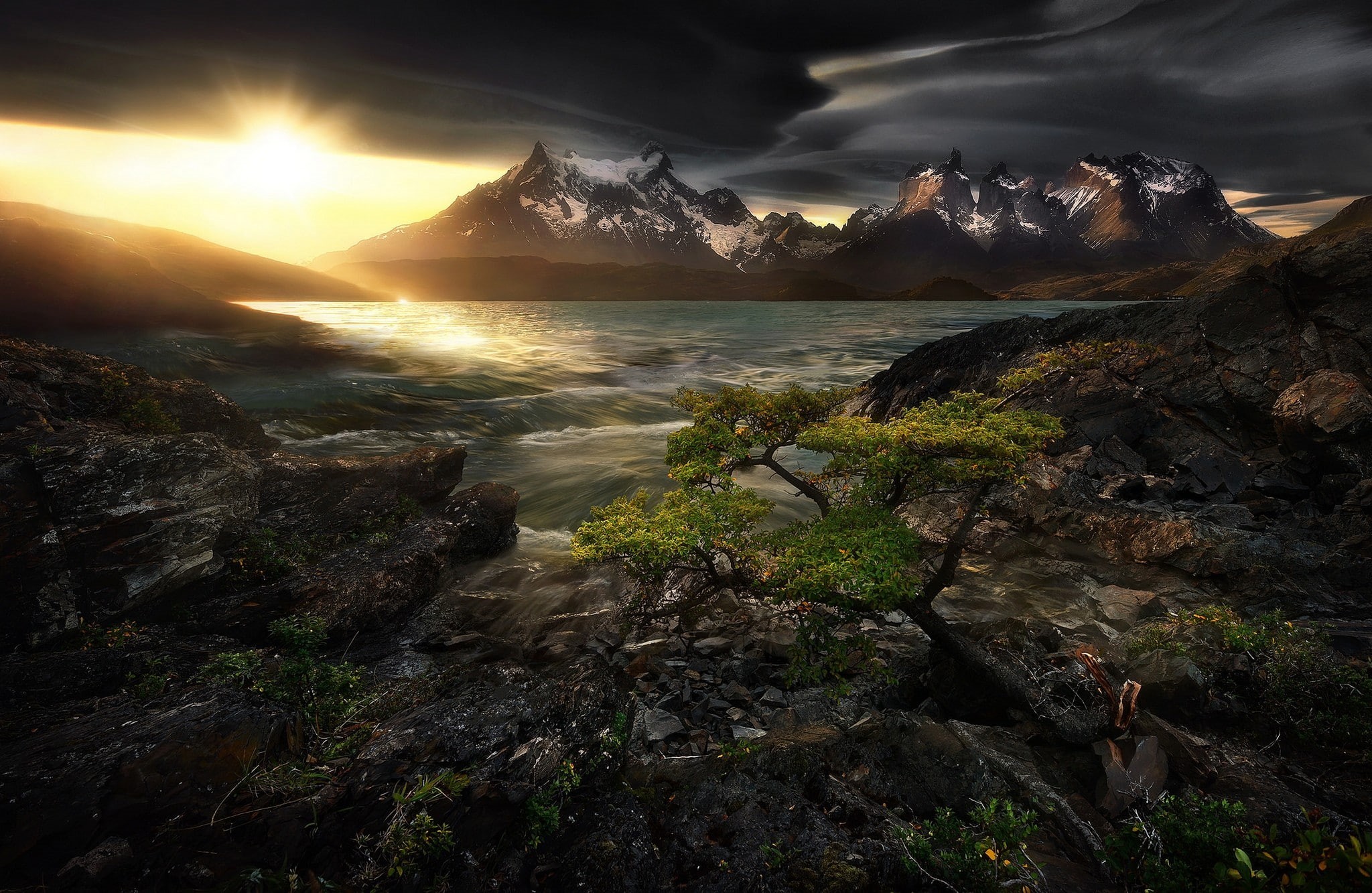sunset, 1080P, dark, lenticular clouds, Chile, lake, snowy peak, sunlight, trees, mountains, torres del paine national park, nature, Patagonia, landscape, HD Wallpaper