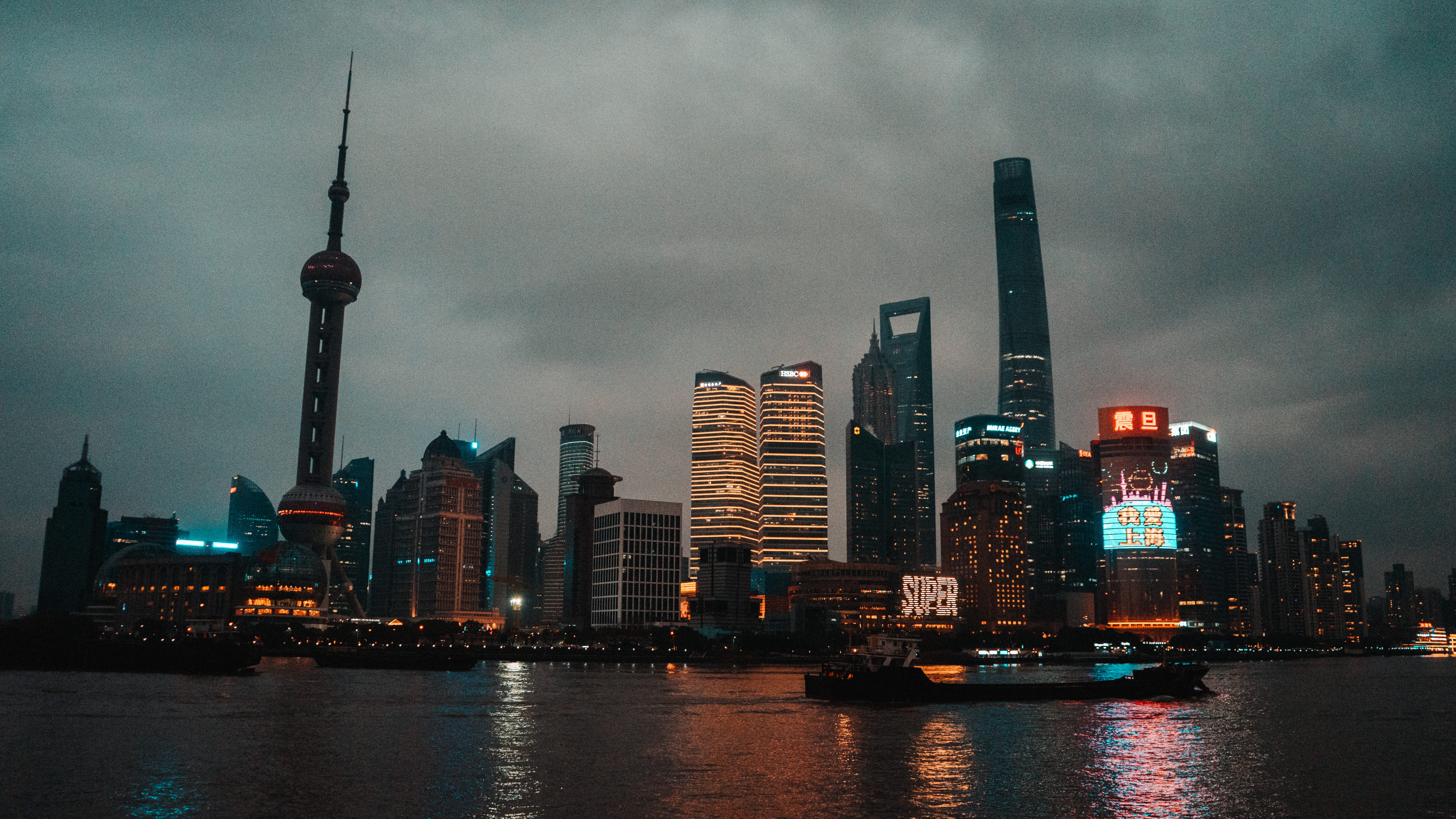 town, tall - high, urban, outdoors, 5K, downtown, building exterior, City life, waterfront, landscape, steeple, Night, office building exterior, built structure, HD Wallpaper